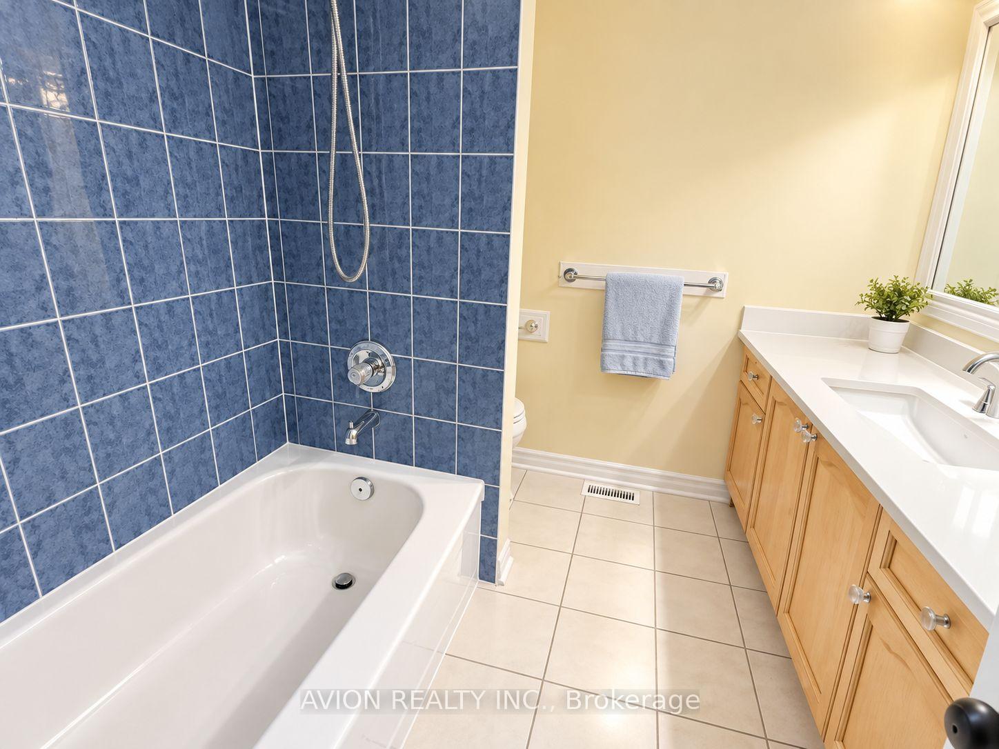 Photo 14 of 1392 Pinecliff Road, Oakville, West Oak Trails — HOMEH
