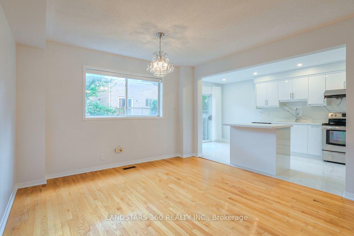 Photo 10 of 11 Wilket Creek Road, Toronto, Flemingdon Park — HOMEH