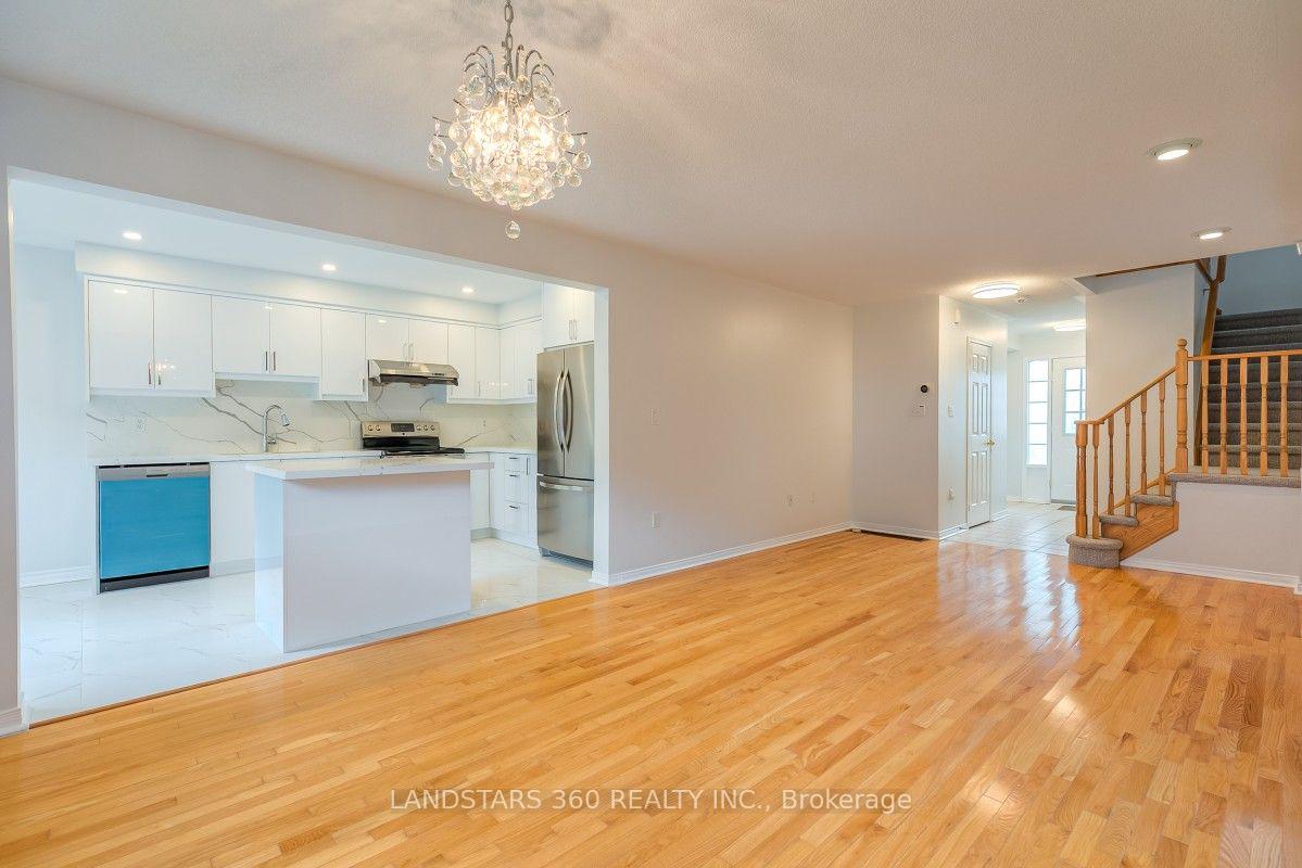 Photo 12 of 11 Wilket Creek Road, Toronto, Flemingdon Park — HOMEH