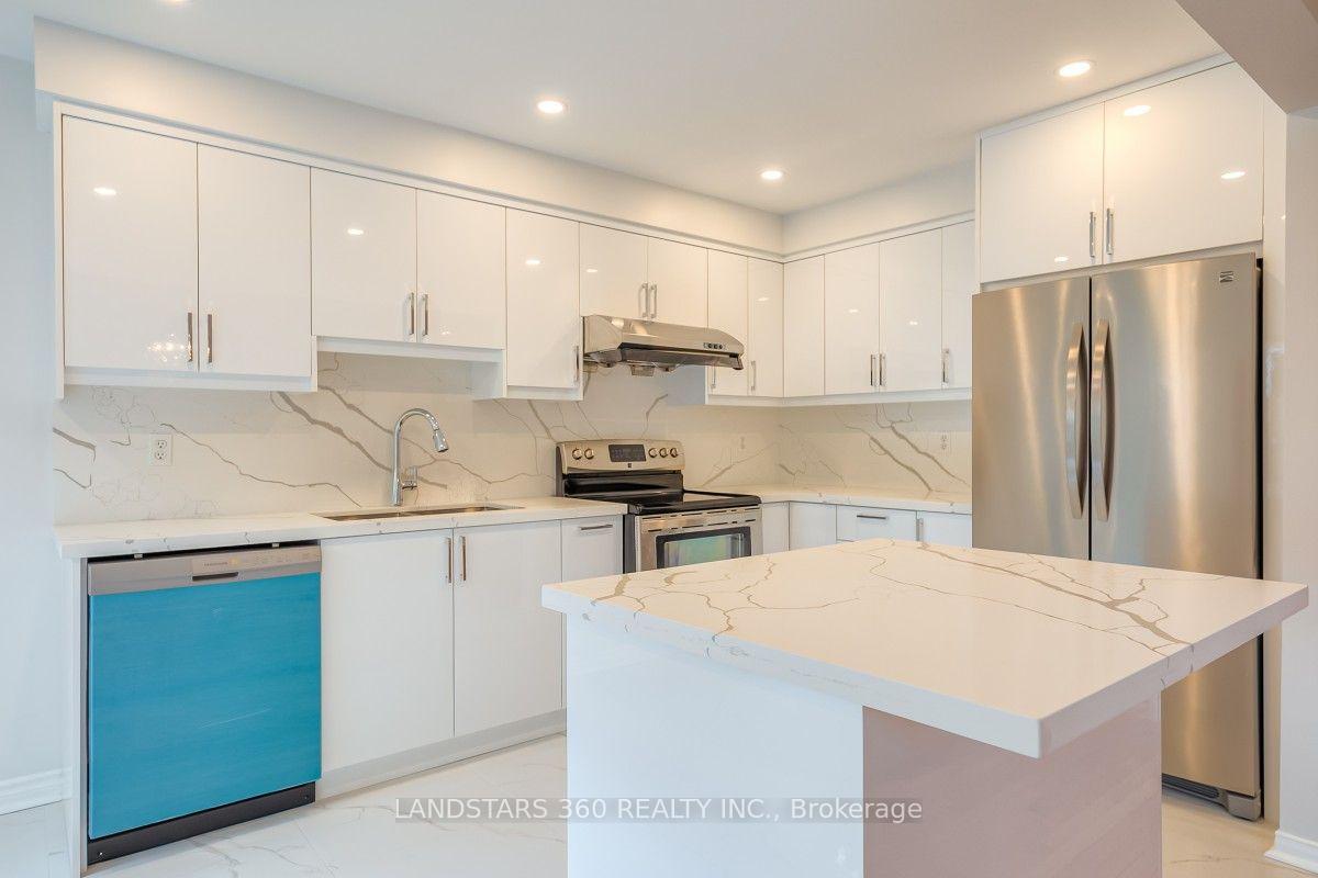 Photo 14 of 11 Wilket Creek Road, Toronto, Flemingdon Park — HOMEH