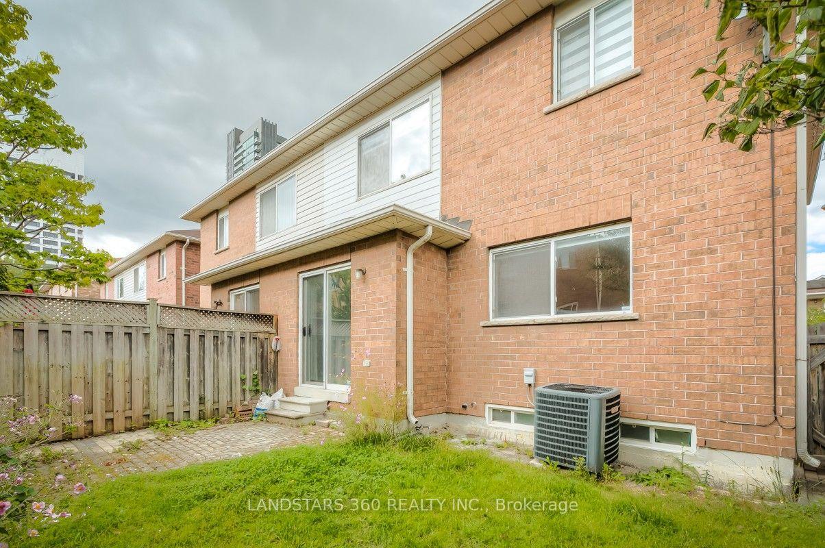 Photo 36 of 11 Wilket Creek Road, Toronto, Flemingdon Park — HOMEH