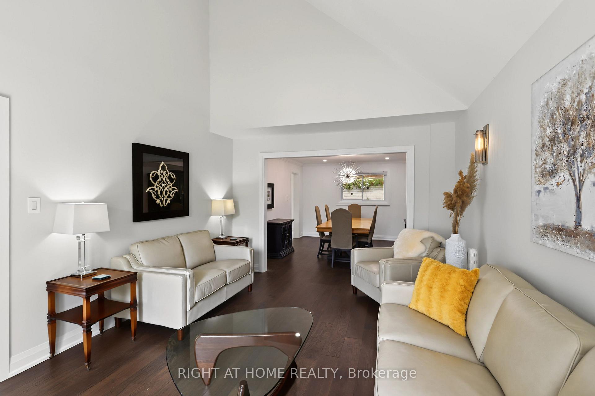 Photo 12 of 11 Harrowsmith Place, Richmond Hill, Oak Ridges — HOMEH