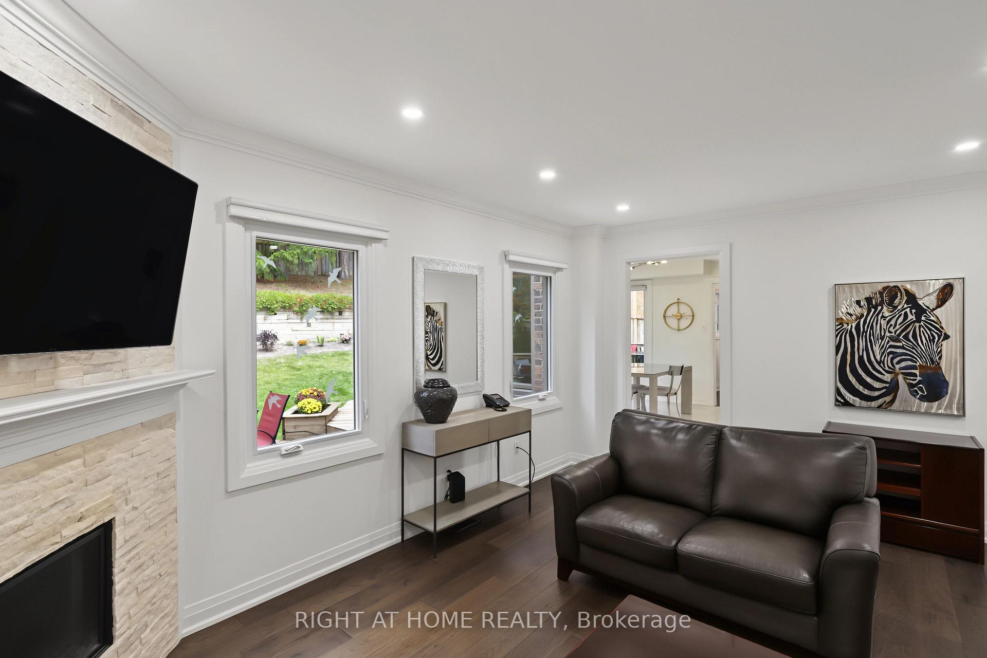 Photo 16 of 11 Harrowsmith Place, Richmond Hill, Oak Ridges — HOMEH