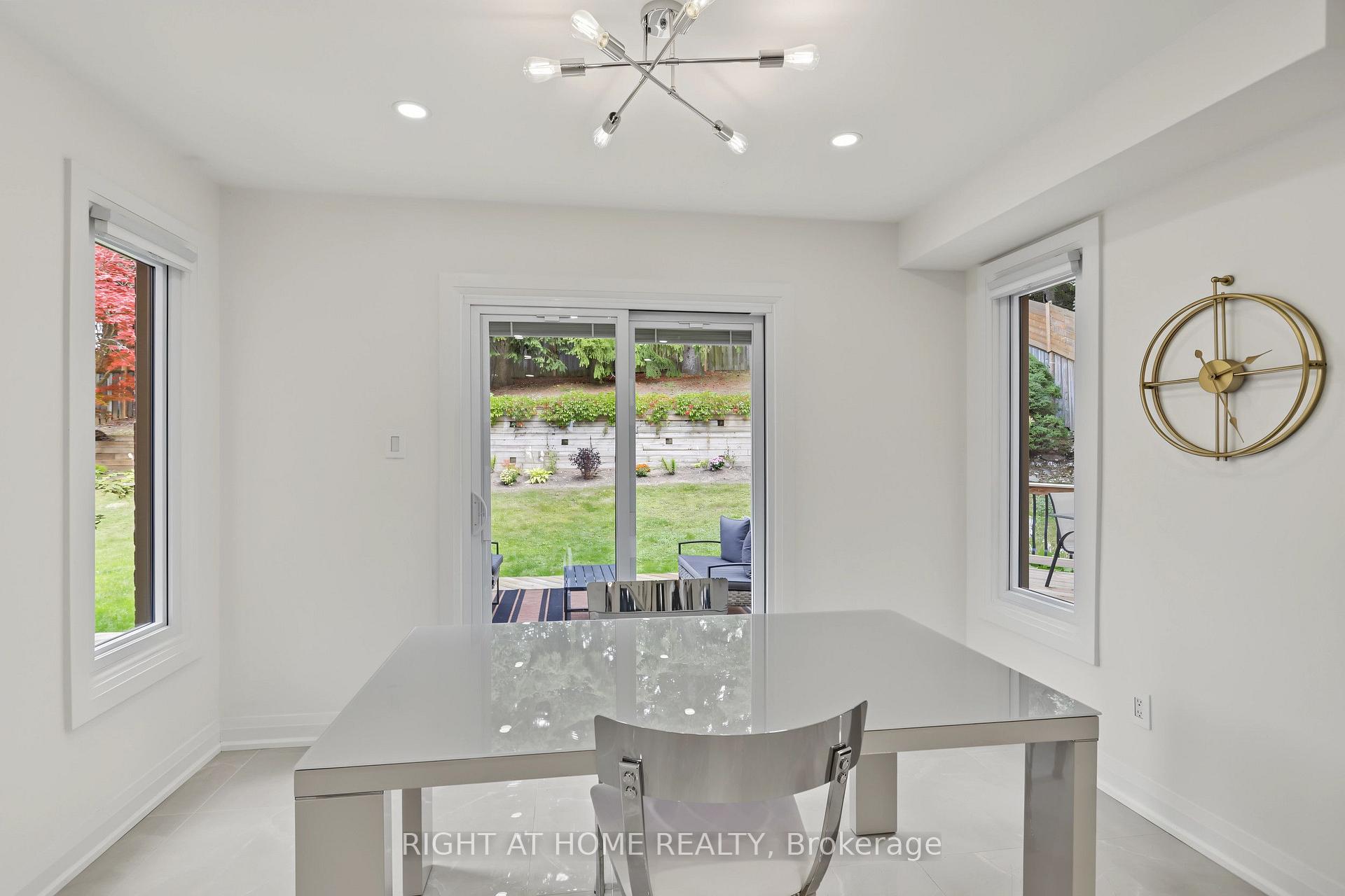 Photo 20 of 11 Harrowsmith Place, Richmond Hill, Oak Ridges — HOMEH