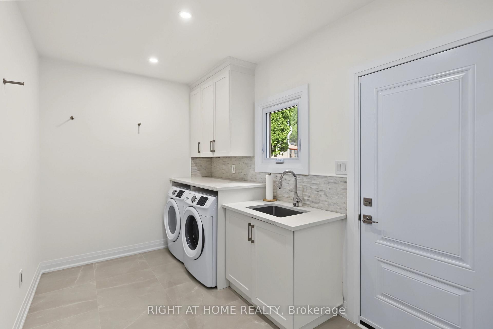 Photo 23 of 11 Harrowsmith Place, Richmond Hill, Oak Ridges — HOMEH