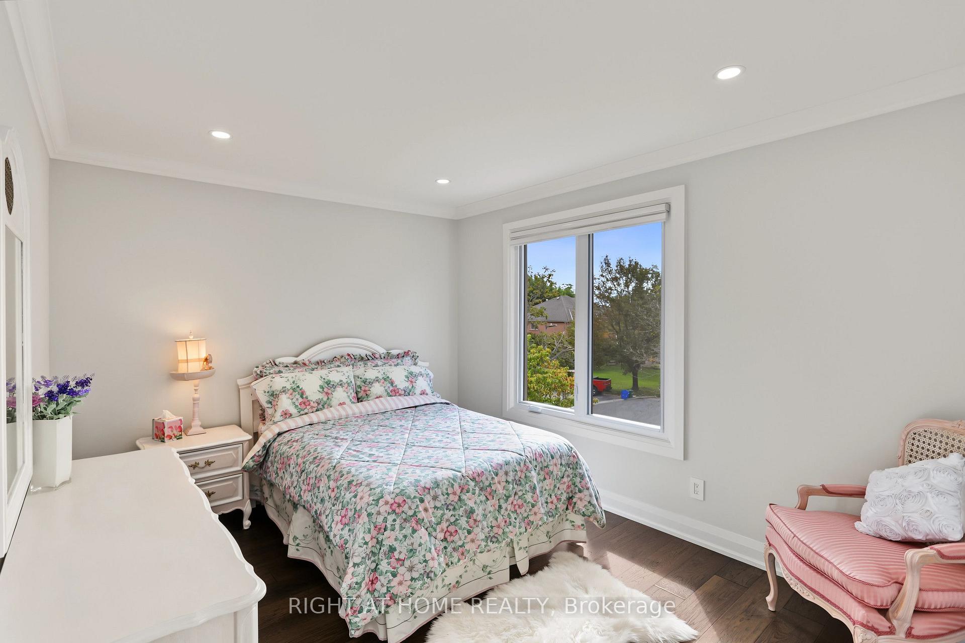 Photo 24 of 11 Harrowsmith Place, Richmond Hill, Oak Ridges — HOMEH