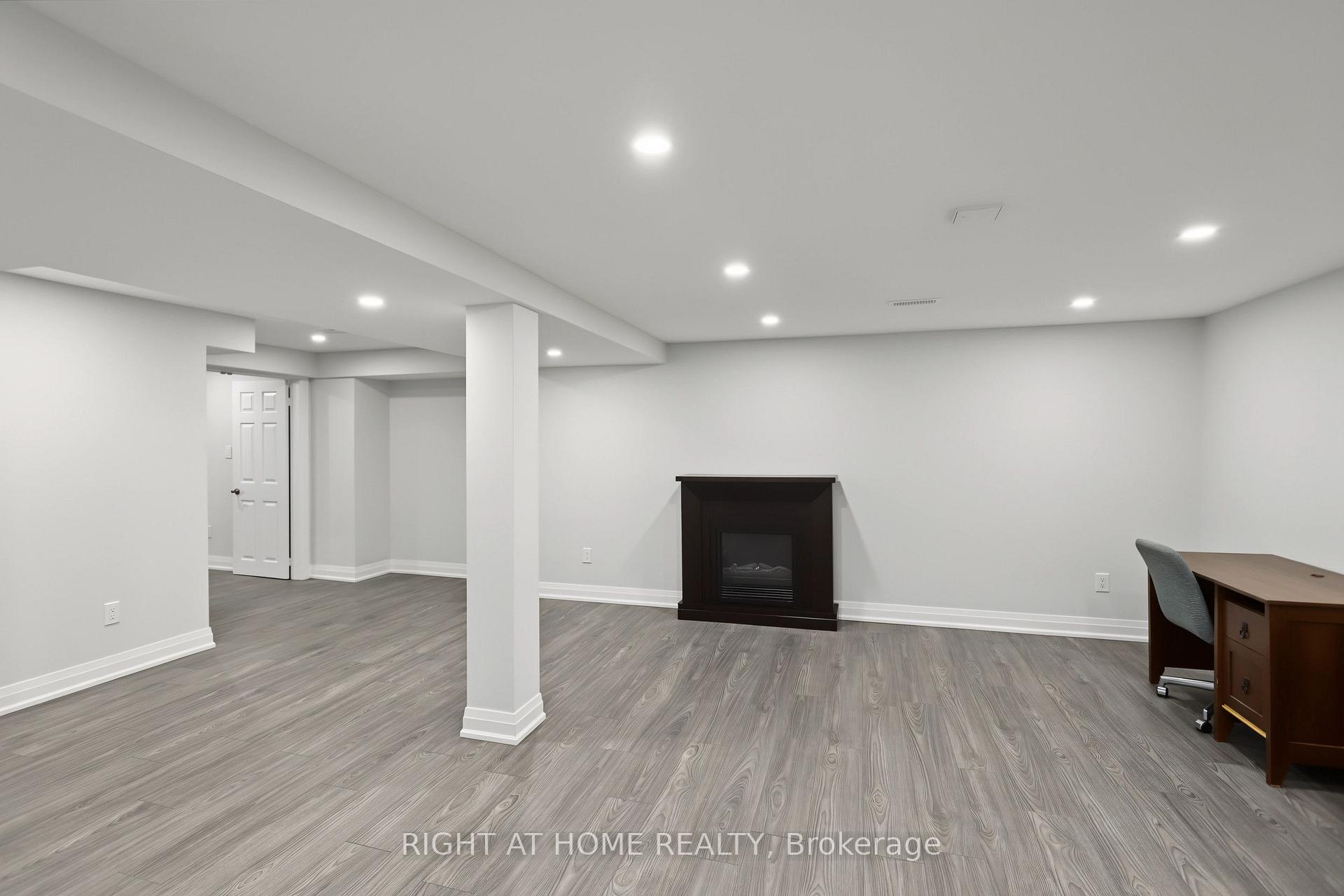Photo 39 of 11 Harrowsmith Place, Richmond Hill, Oak Ridges — HOMEH