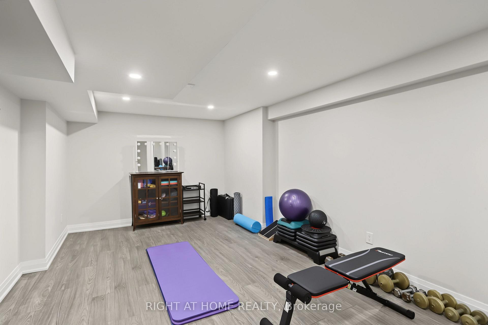 Photo 40 of 11 Harrowsmith Place, Richmond Hill, Oak Ridges — HOMEH
