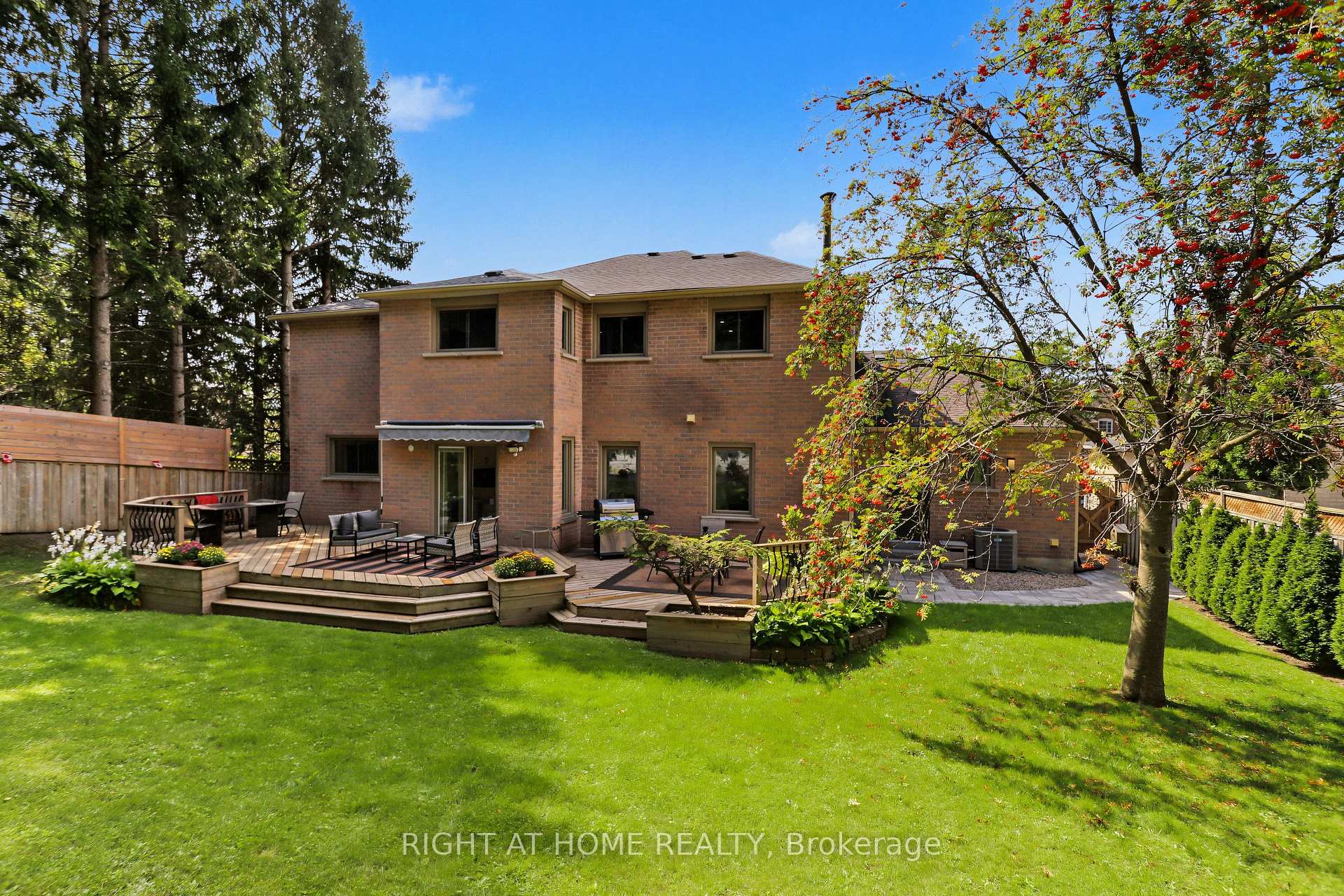 Photo 45 of 11 Harrowsmith Place, Richmond Hill, Oak Ridges — HOMEH