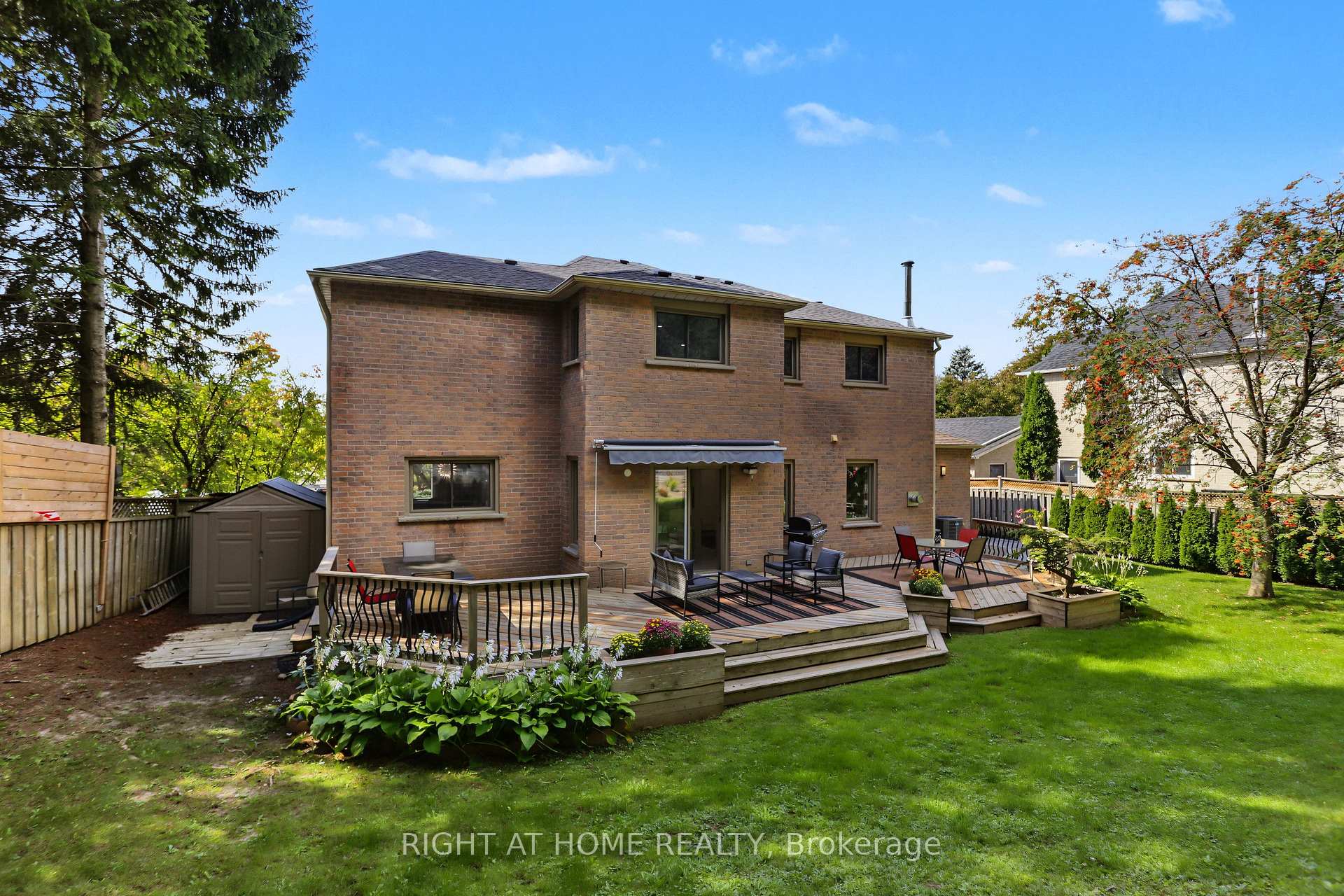 Photo 47 of 11 Harrowsmith Place, Richmond Hill, Oak Ridges — HOMEH