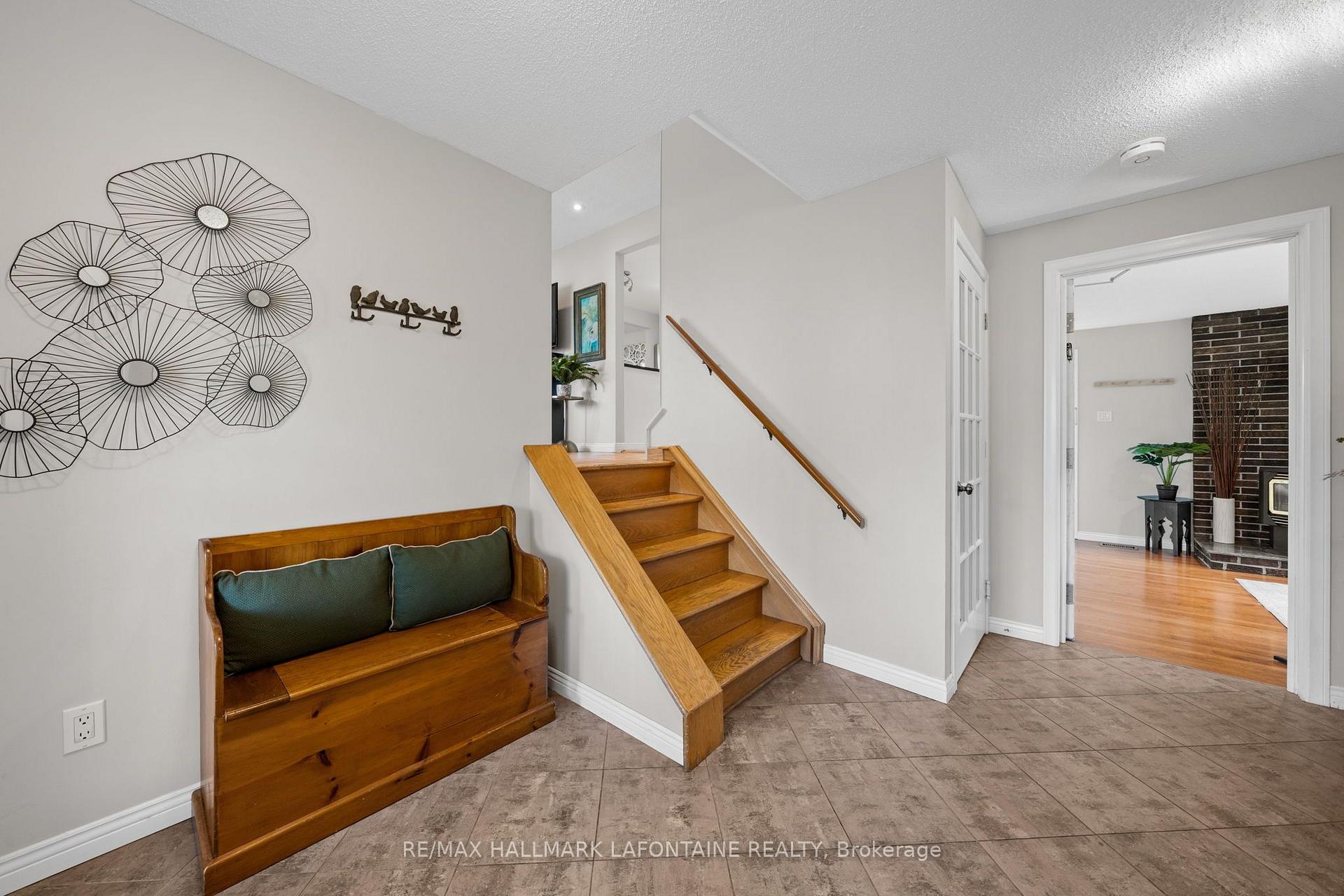 Photo 6 of 37 Red Maple Crescent, Ottawa, Blackburn Hamlet — HOMEH