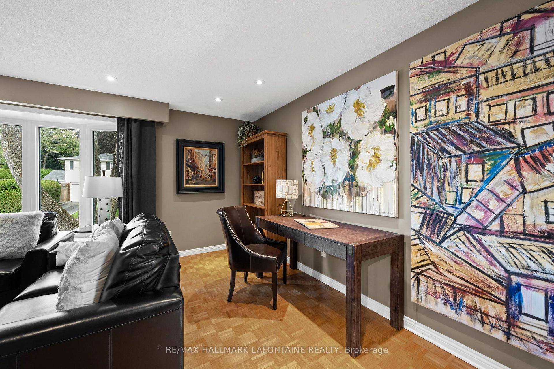 Photo 10 of 37 Red Maple Crescent, Ottawa, Blackburn Hamlet — HOMEH