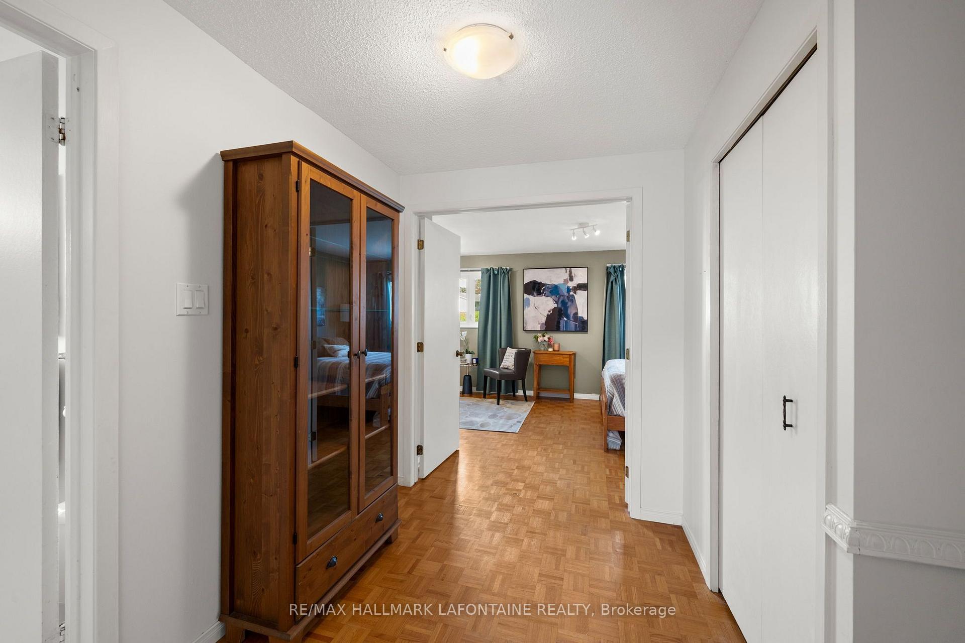 Photo 20 of 37 Red Maple Crescent, Ottawa, Blackburn Hamlet — HOMEH