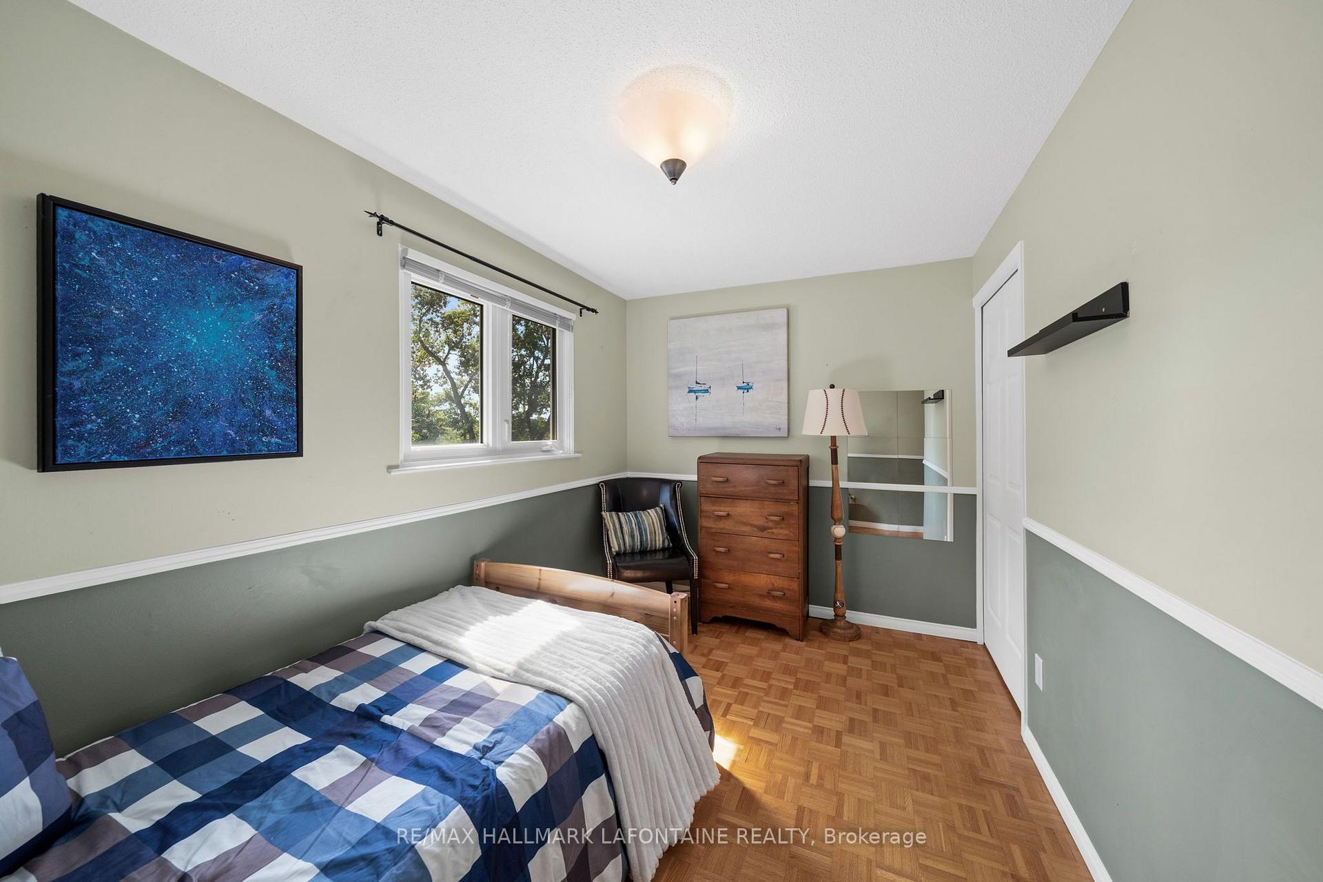 Photo 29 of 37 Red Maple Crescent, Ottawa, Blackburn Hamlet — HOMEH