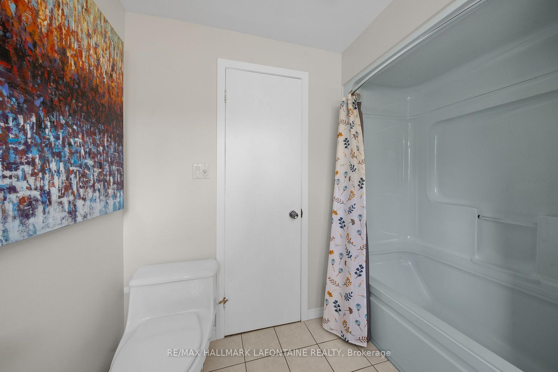 Photo 32 of 37 Red Maple Crescent, Ottawa, Blackburn Hamlet — HOMEH