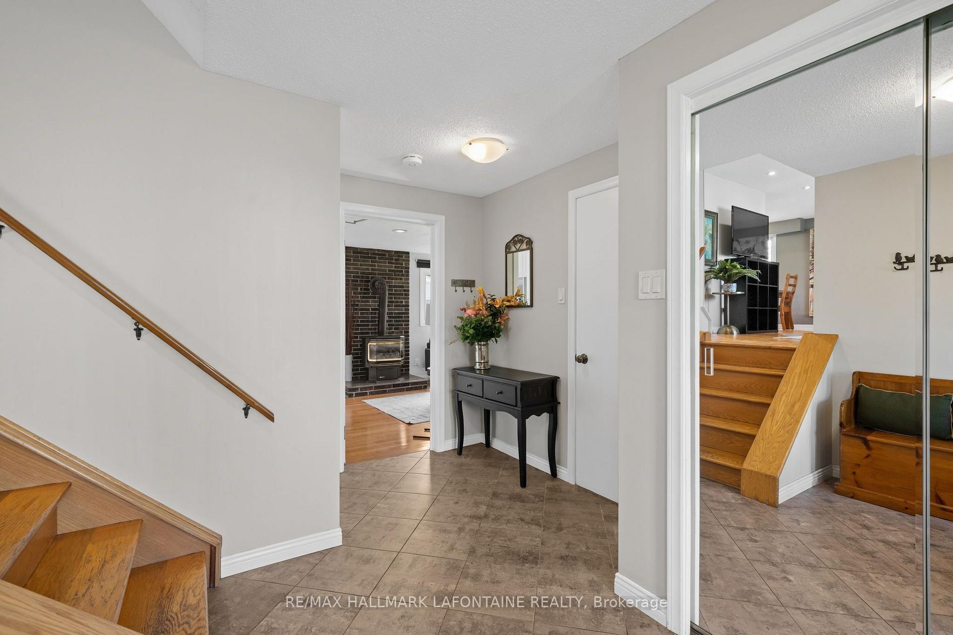 Photo 33 of 37 Red Maple Crescent, Ottawa, Blackburn Hamlet — HOMEH