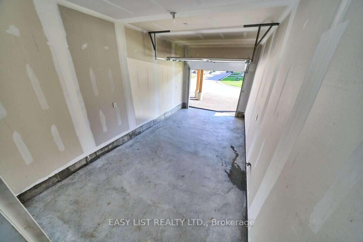 Photo 19 of 23 Addyman Crescent, Clarington, Newcastle — HOMEH