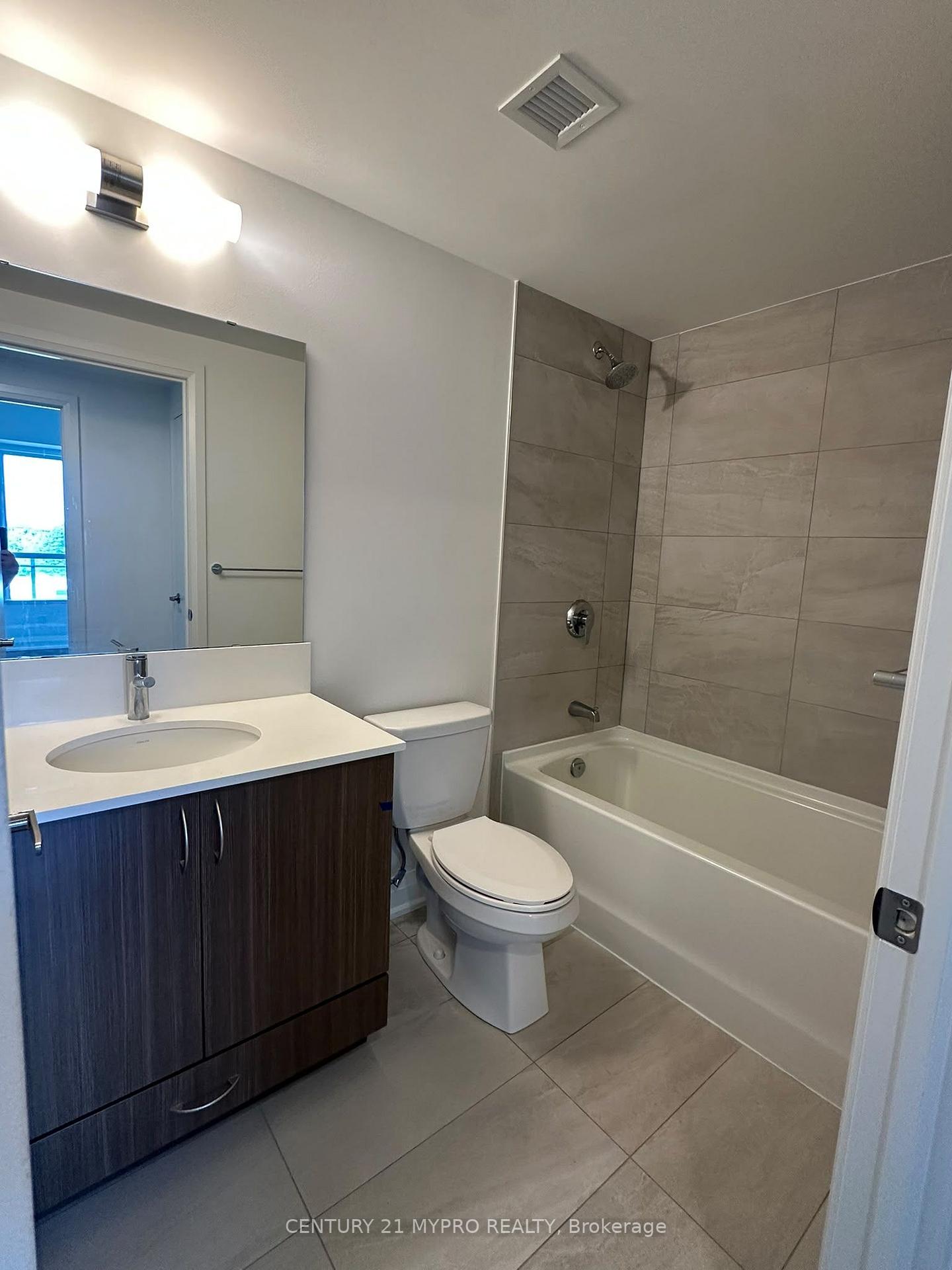 Photo 11 of Unit 1007, 58 Lakeside Terrace, Barrie, Little Lake — HOMEH