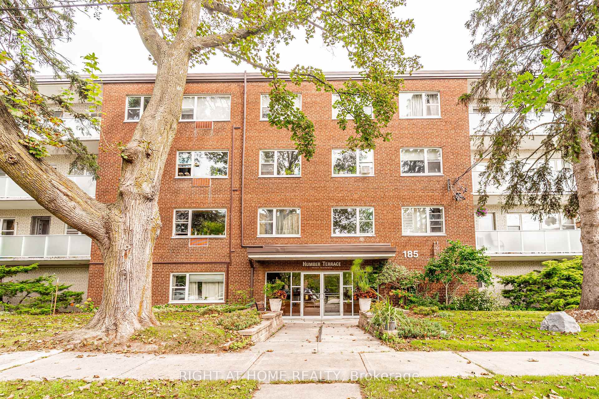 Photo 1 of Unit 406, 185 Stephen Drive, Etobicoke, Stonegate-Queensway — HOMEH