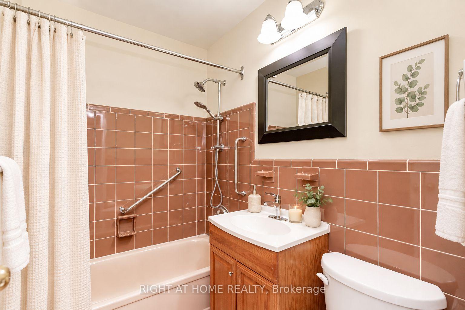 Photo 27 of Unit 406, 185 Stephen Drive, Etobicoke, Stonegate-Queensway — HOMEH