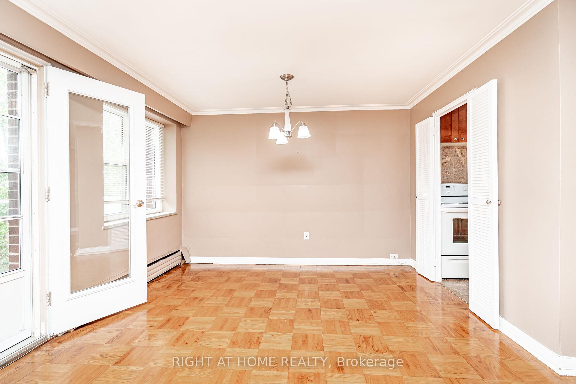 Photo 34 of Unit 406, 185 Stephen Drive, Etobicoke, Stonegate-Queensway — HOMEH