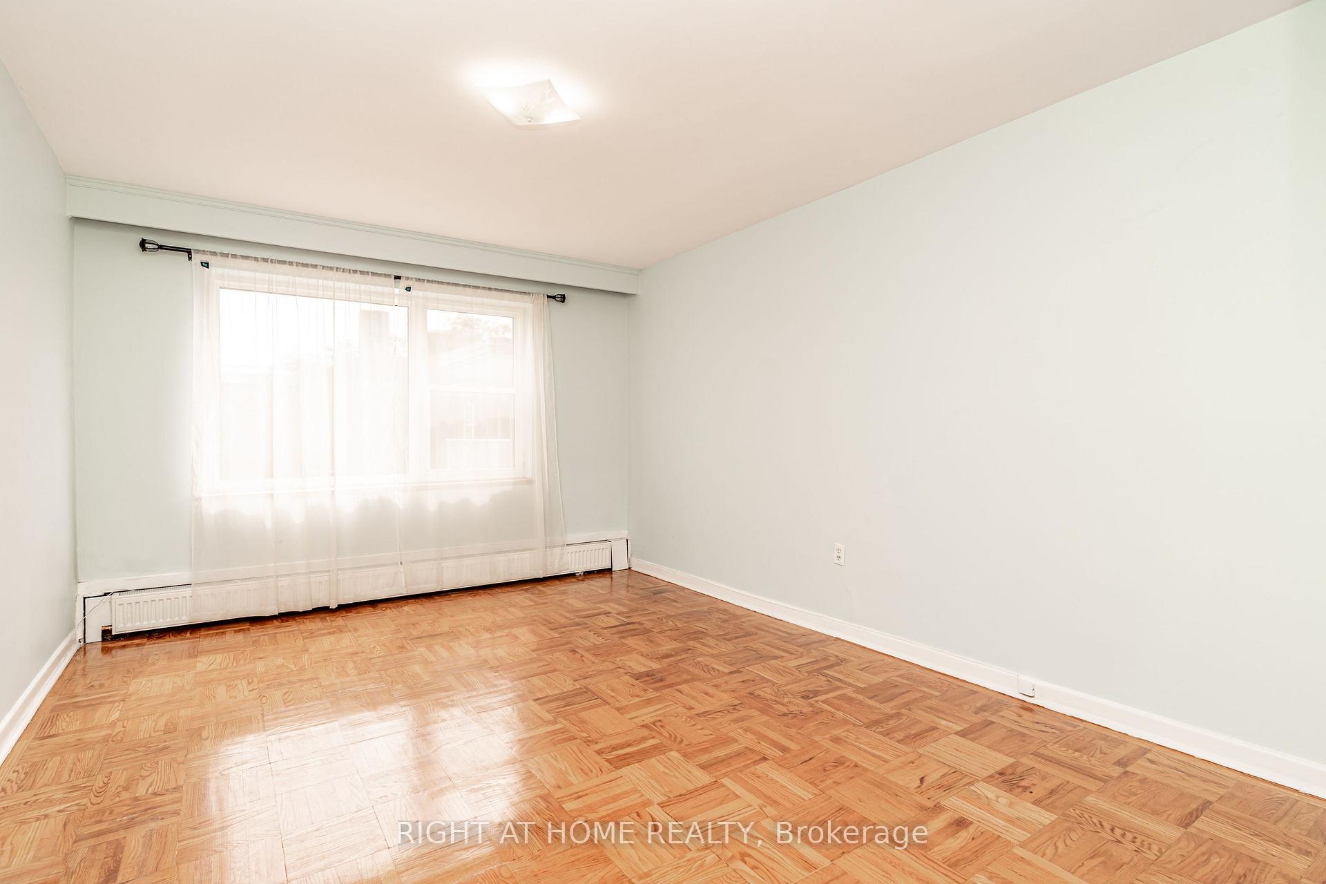 Photo 38 of Unit 406, 185 Stephen Drive, Etobicoke, Stonegate-Queensway — HOMEH
