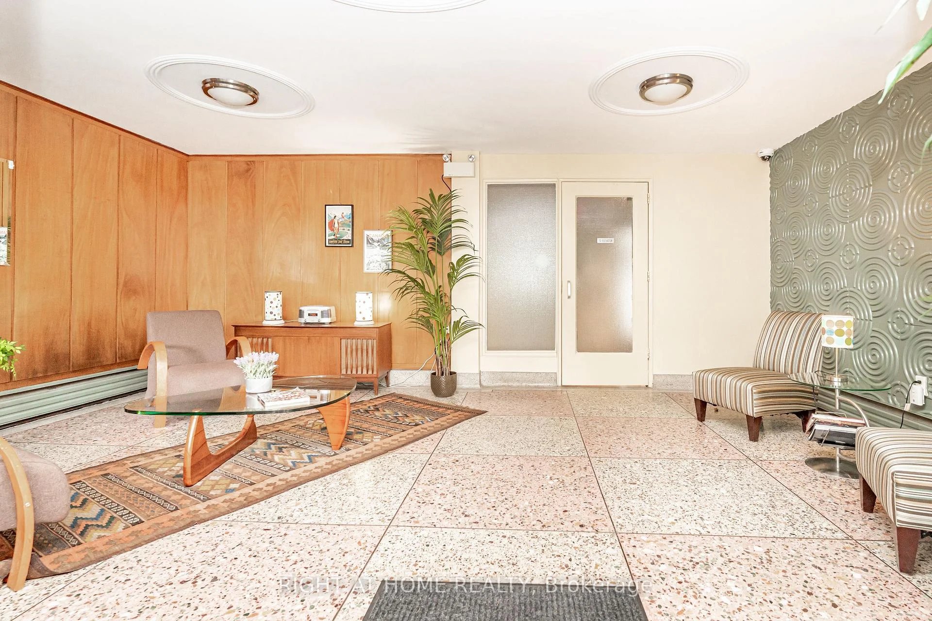 Photo 9 of Unit 406, 185 Stephen Drive, Etobicoke, Stonegate-Queensway — HOMEH