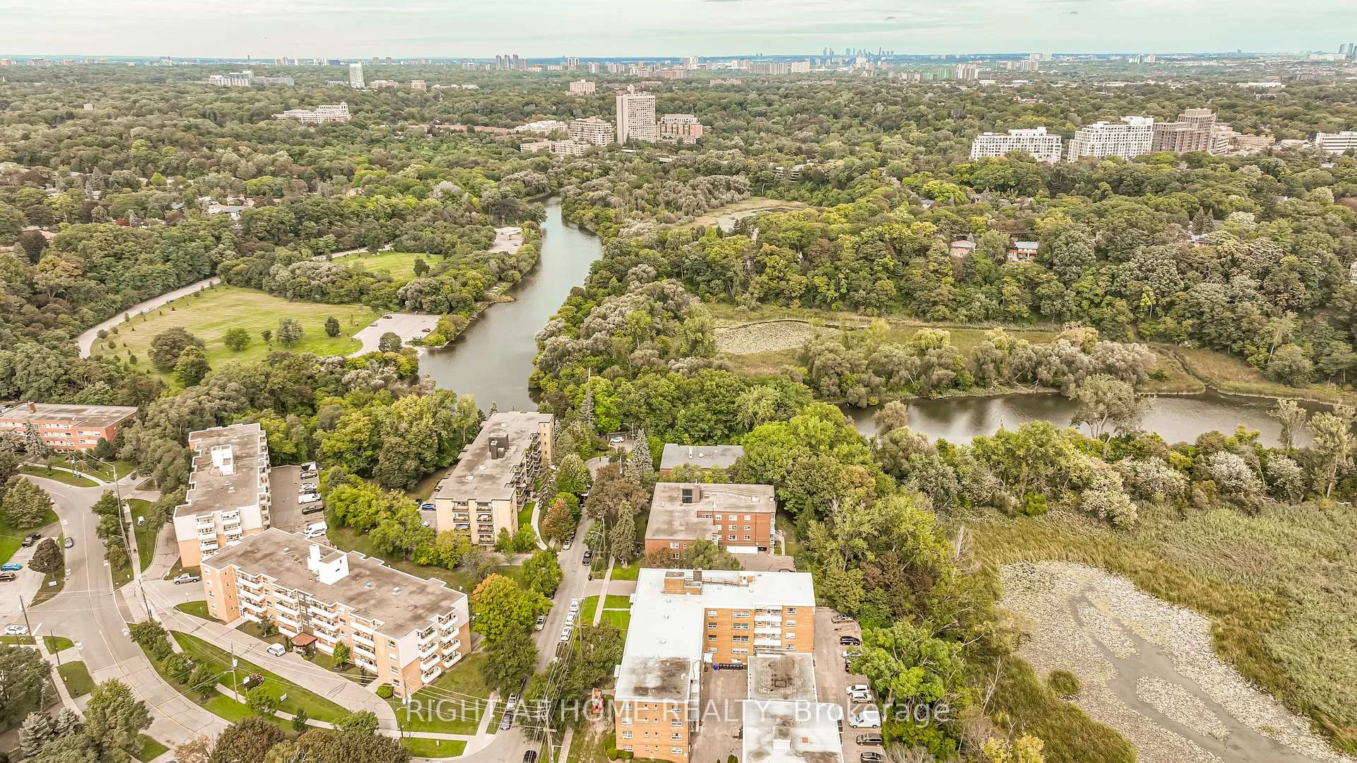 Photo 55 of Unit 406, 185 Stephen Drive, Etobicoke, Stonegate-Queensway — HOMEH