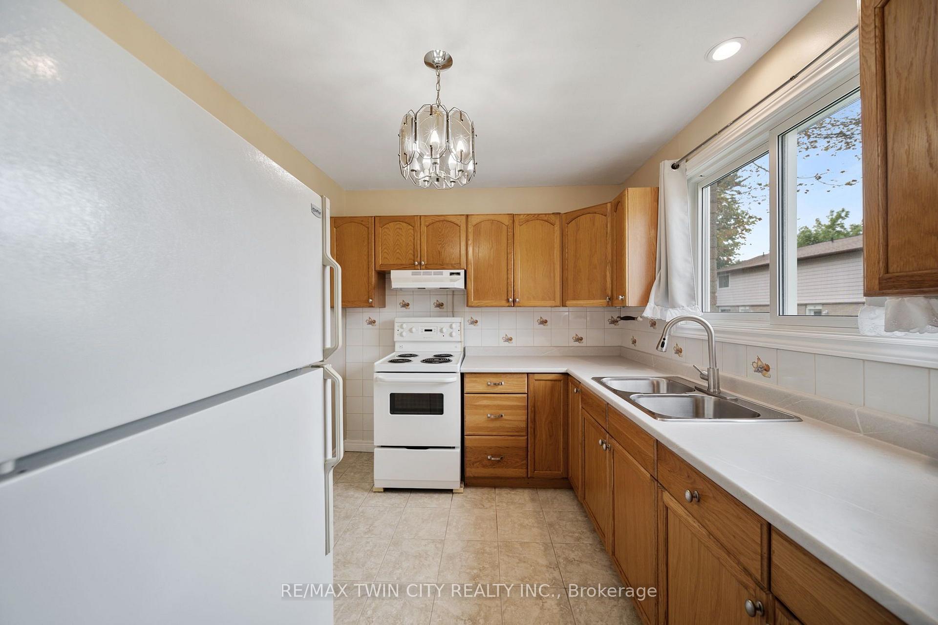 Photo 7 of Unit 19, 379 Darling Street, Brantford, East Ward — HOMEH