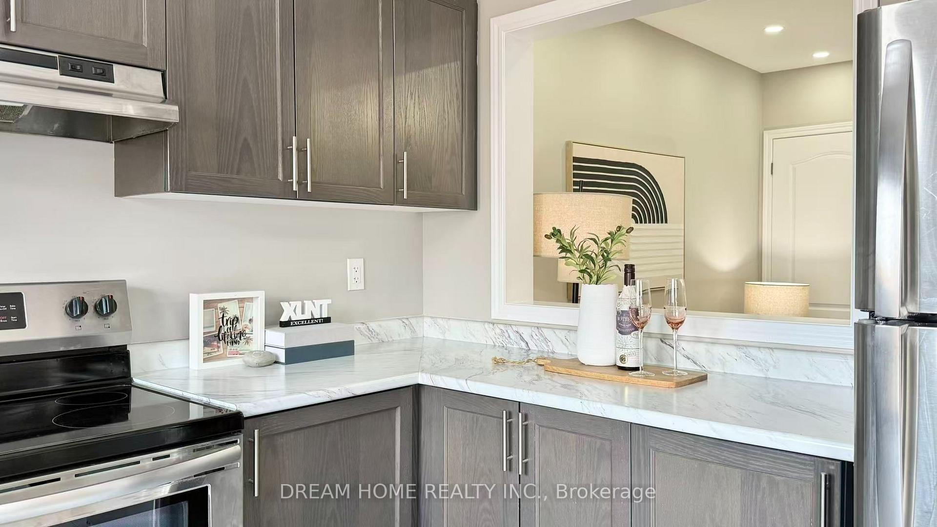 Photo 5 of 24 Spofford Drive, Whitchurch-Stouffville, Stouffville — HOMEH