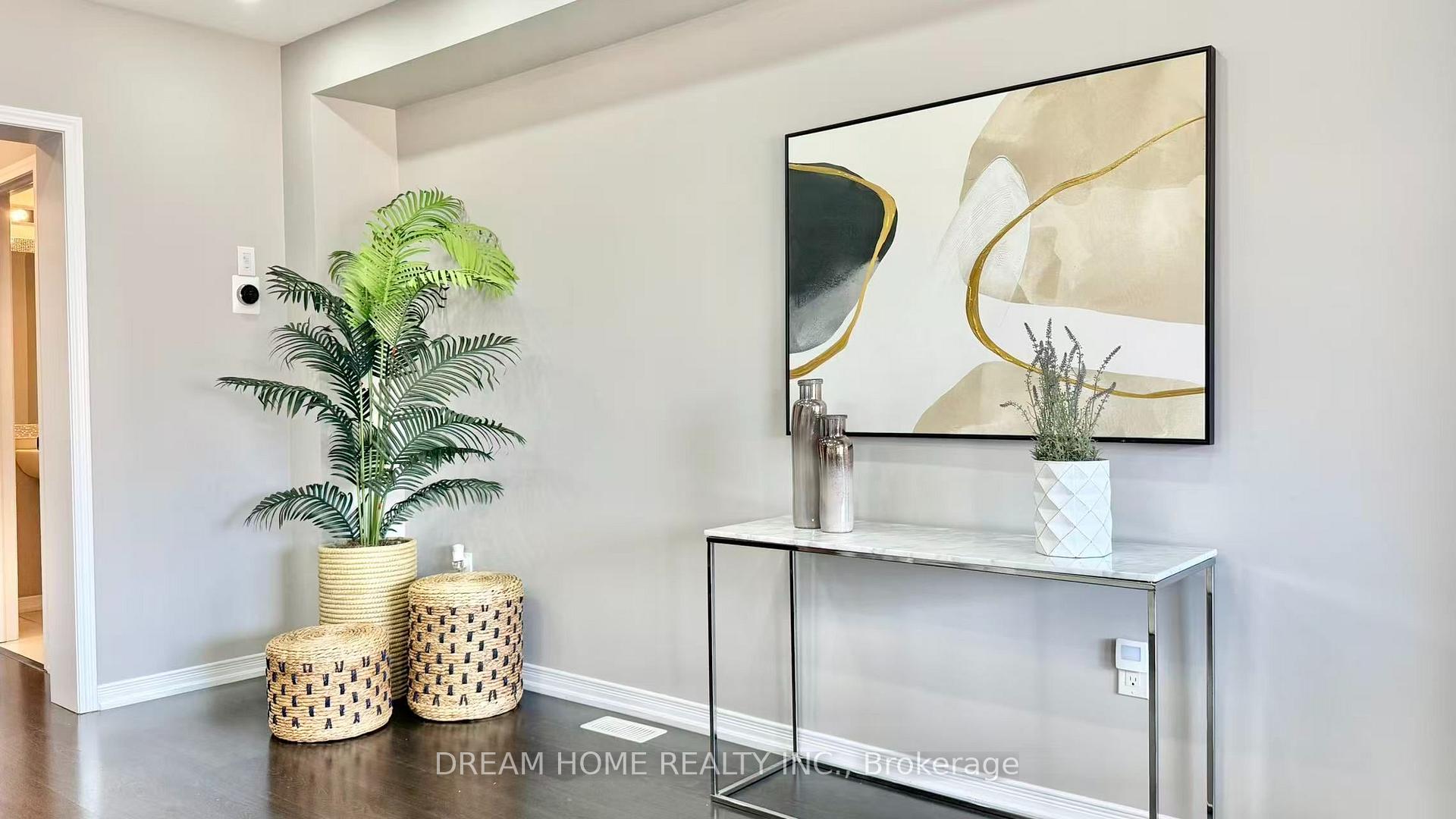 Photo 11 of 24 Spofford Drive, Whitchurch-Stouffville, Stouffville — HOMEH