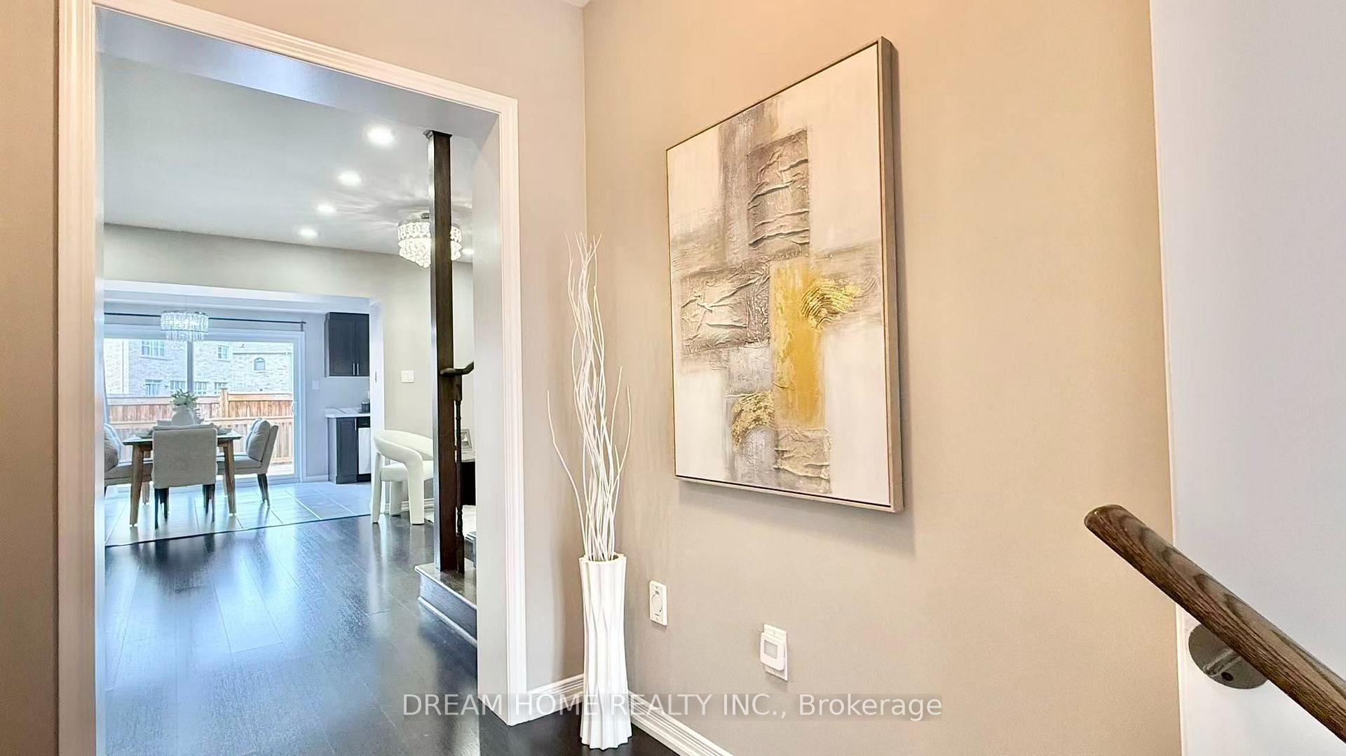 Photo 15 of 24 Spofford Drive, Whitchurch-Stouffville, Stouffville — HOMEH