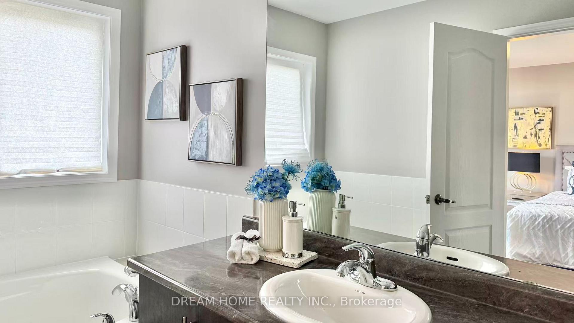 Photo 23 of 24 Spofford Drive, Whitchurch-Stouffville, Stouffville — HOMEH