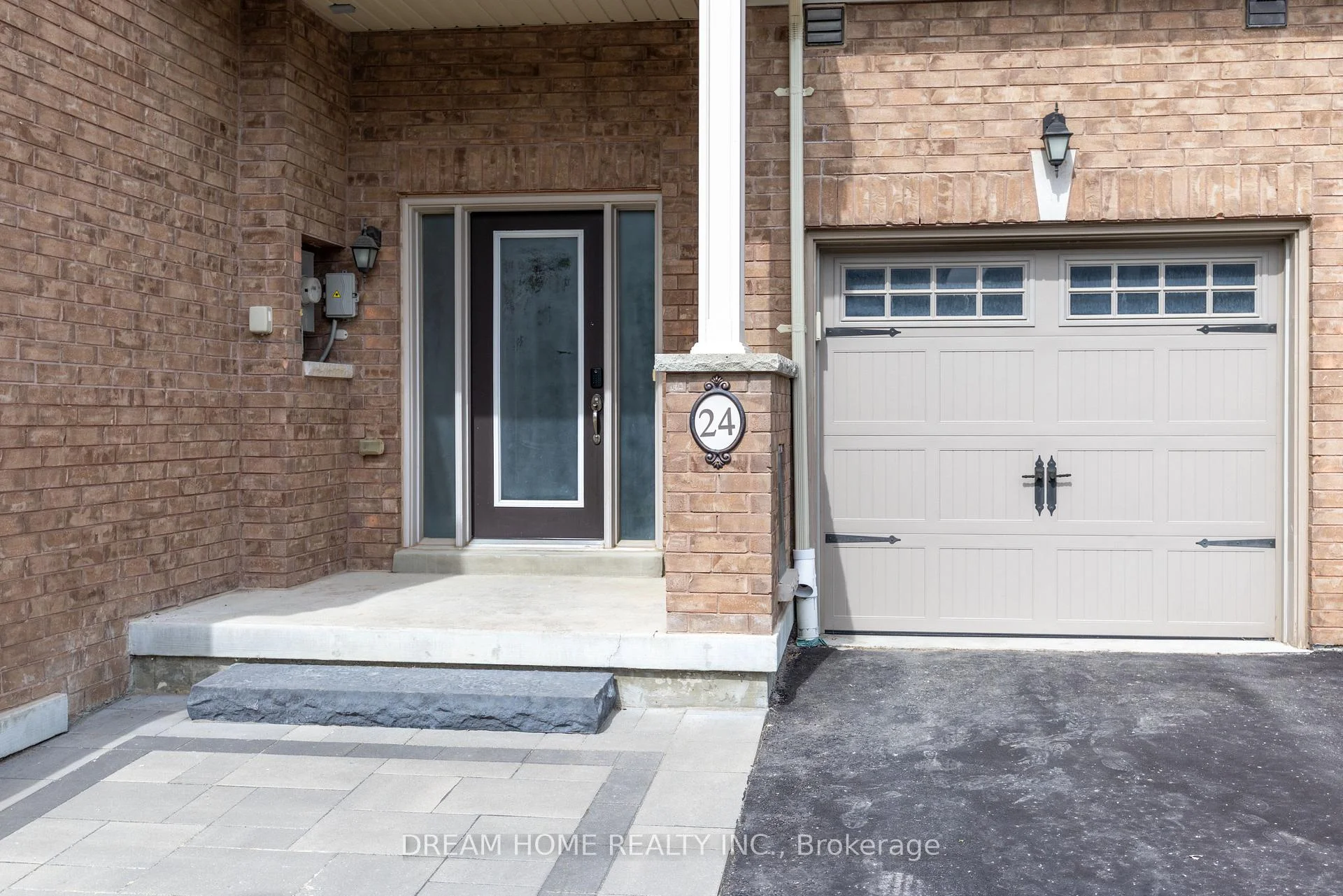 Photo 6 of 24 Spofford Drive, Whitchurch-Stouffville, Stouffville — HOMEH