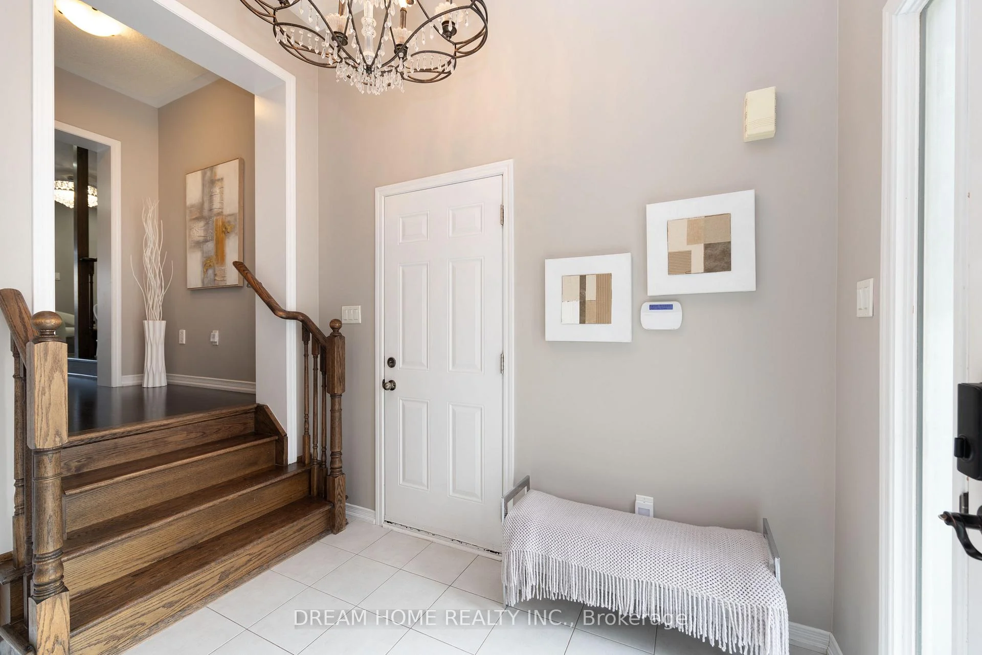 Photo 10 of 24 Spofford Drive, Whitchurch-Stouffville, Stouffville — HOMEH