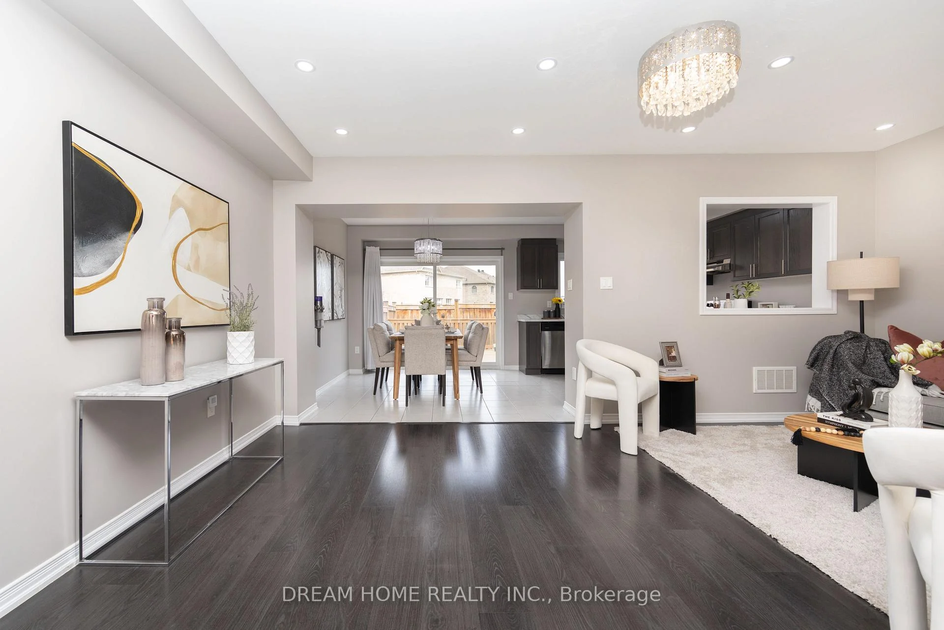 Photo 14 of 24 Spofford Drive, Whitchurch-Stouffville, Stouffville — HOMEH