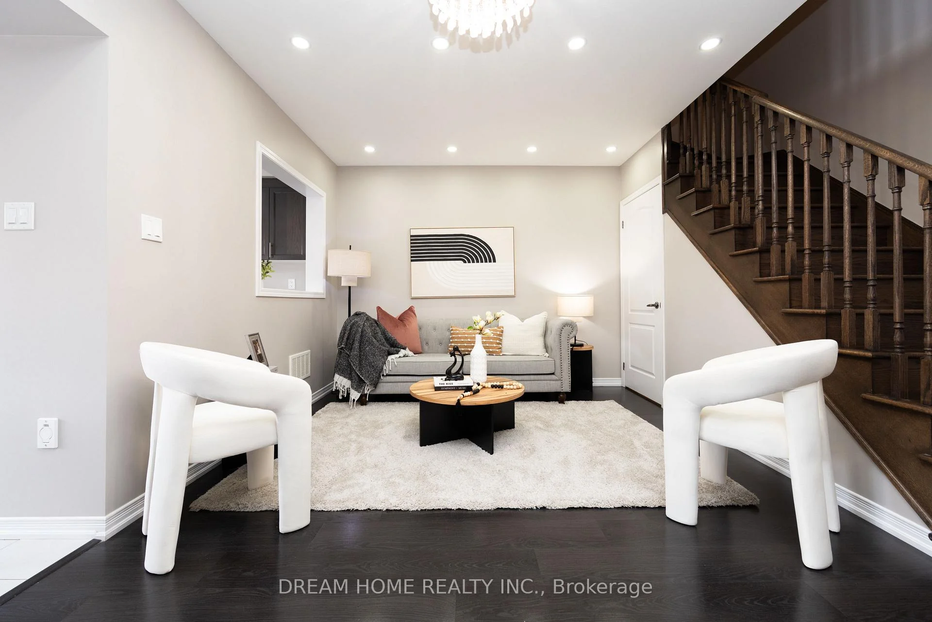 Photo 16 of 24 Spofford Drive, Whitchurch-Stouffville, Stouffville — HOMEH