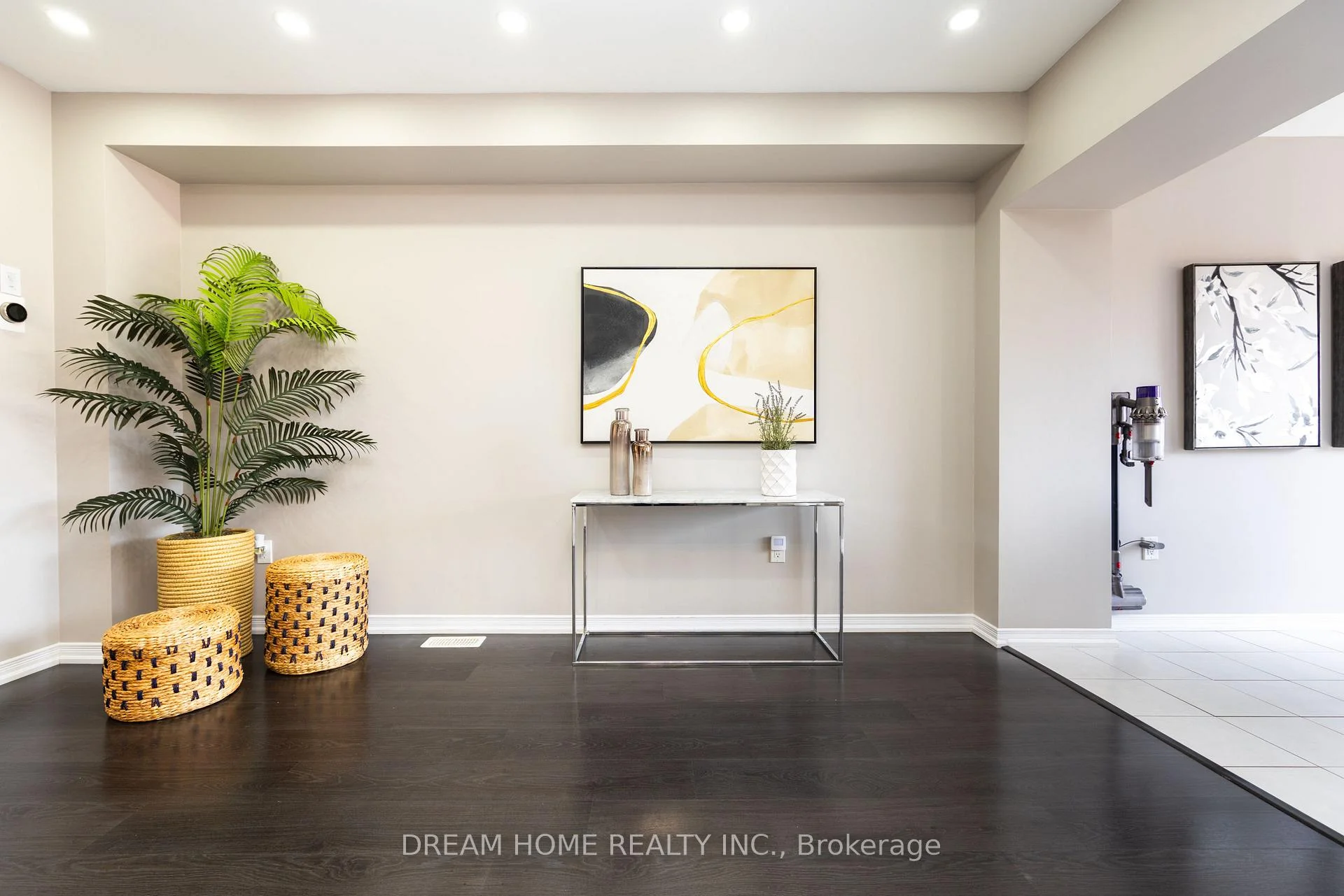 Photo 24 of 24 Spofford Drive, Whitchurch-Stouffville, Stouffville — HOMEH