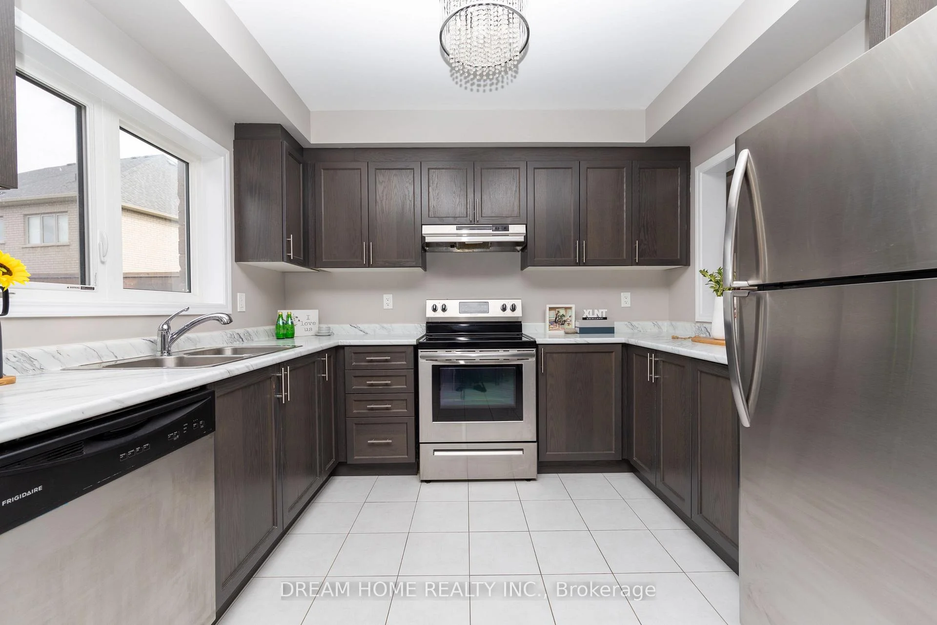 Photo 27 of 24 Spofford Drive, Whitchurch-Stouffville, Stouffville — HOMEH
