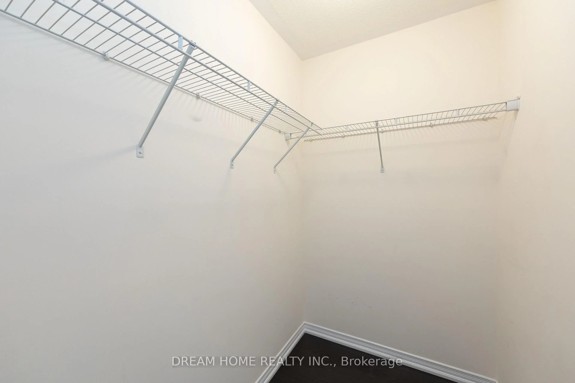 Photo 38 of 24 Spofford Drive, Whitchurch-Stouffville, Stouffville — HOMEH