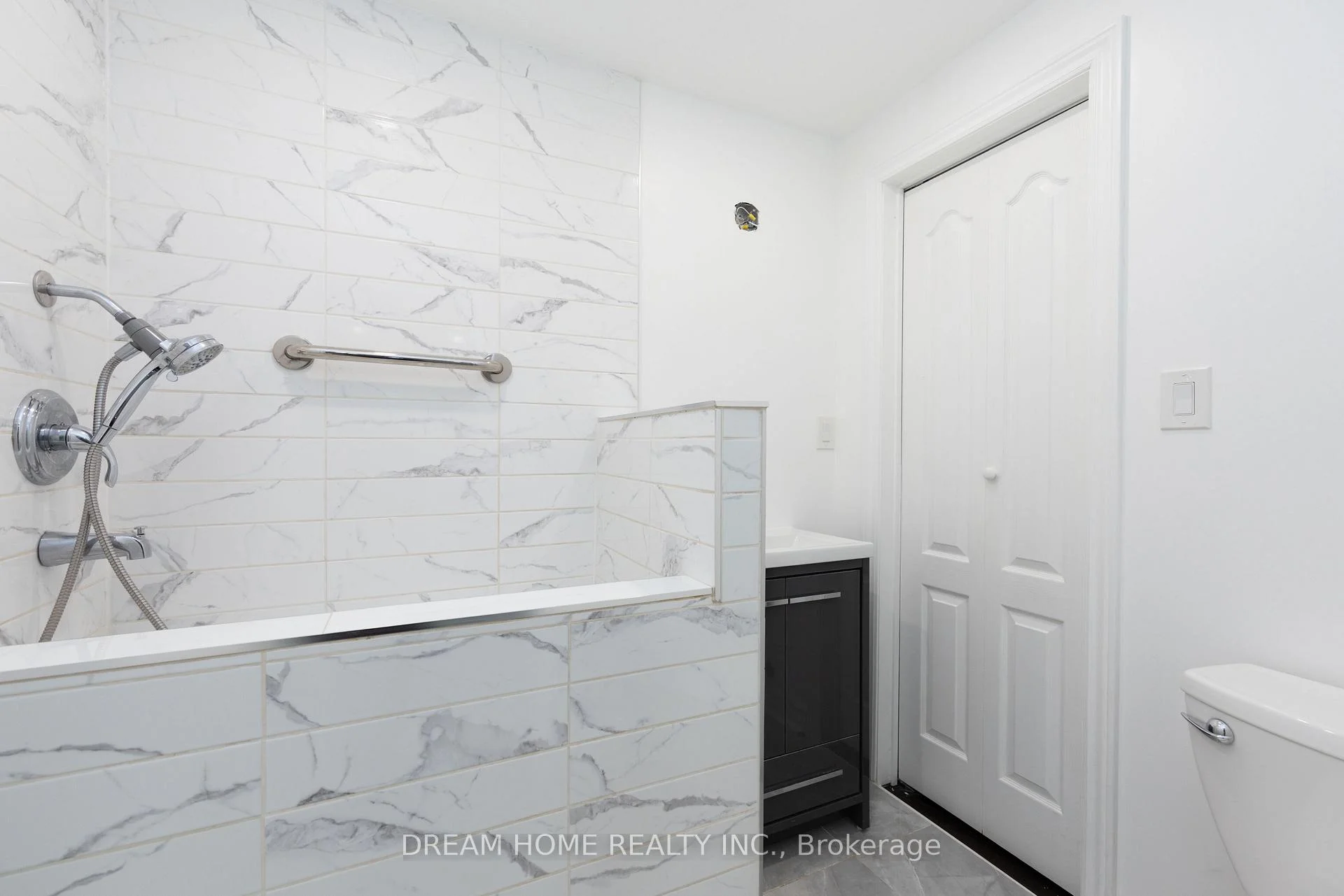 Photo 55 of 24 Spofford Drive, Whitchurch-Stouffville, Stouffville — HOMEH