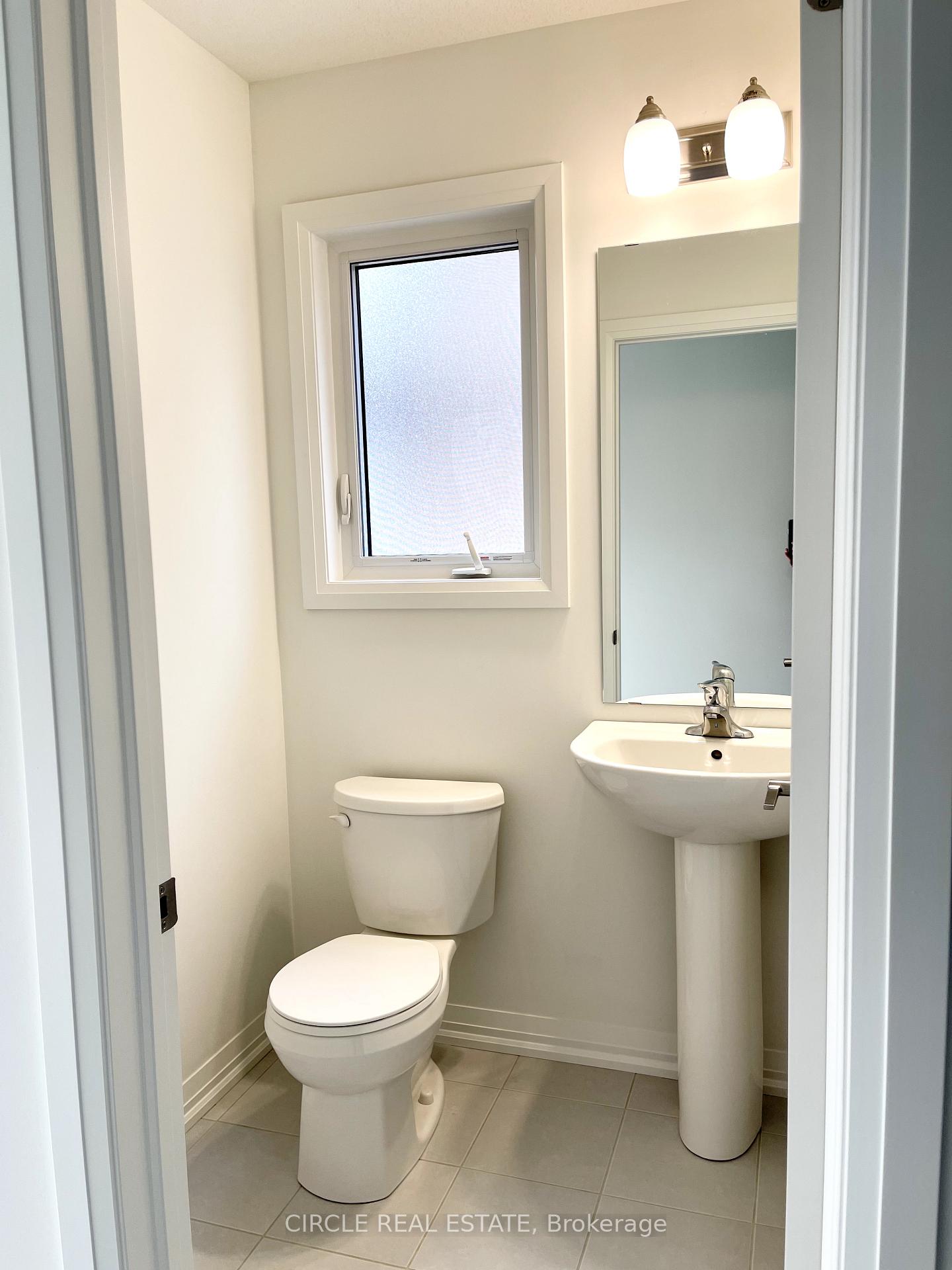 Photo 5 of 160 Bur Oak Drive, Thorold, Confederation Heights — HOMEH