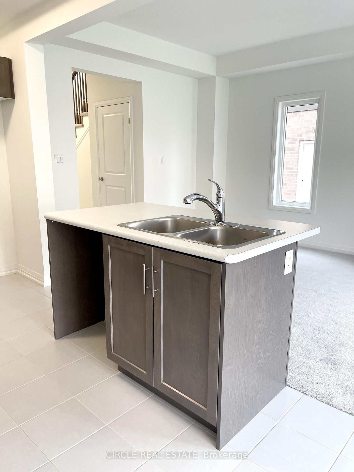 Photo 9 of 160 Bur Oak Drive, Thorold, Confederation Heights — HOMEH