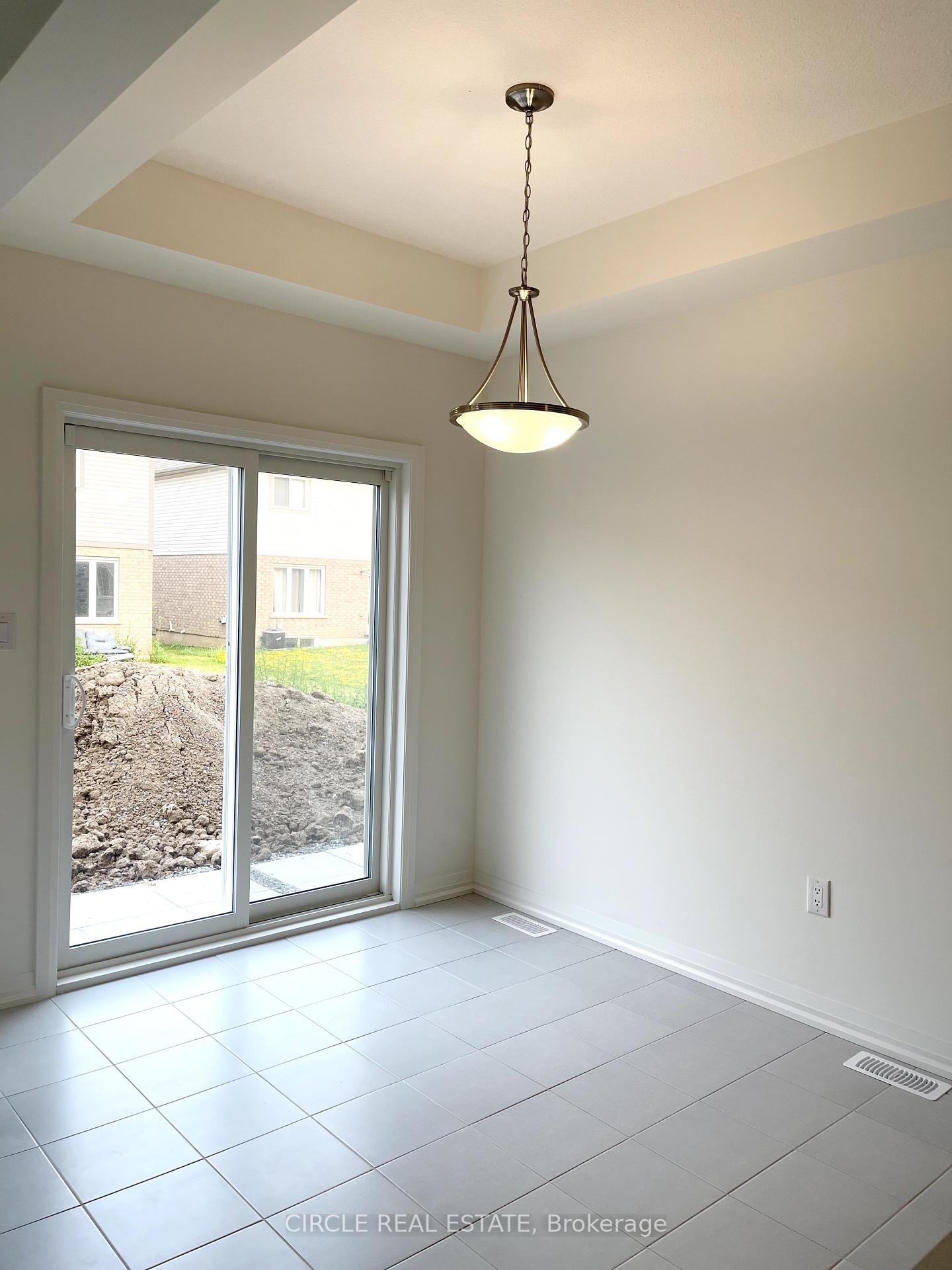 Photo 10 of 160 Bur Oak Drive, Thorold, Confederation Heights — HOMEH