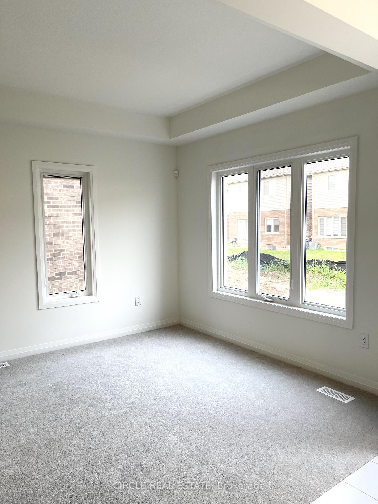 Photo 12 of 160 Bur Oak Drive, Thorold, Confederation Heights — HOMEH