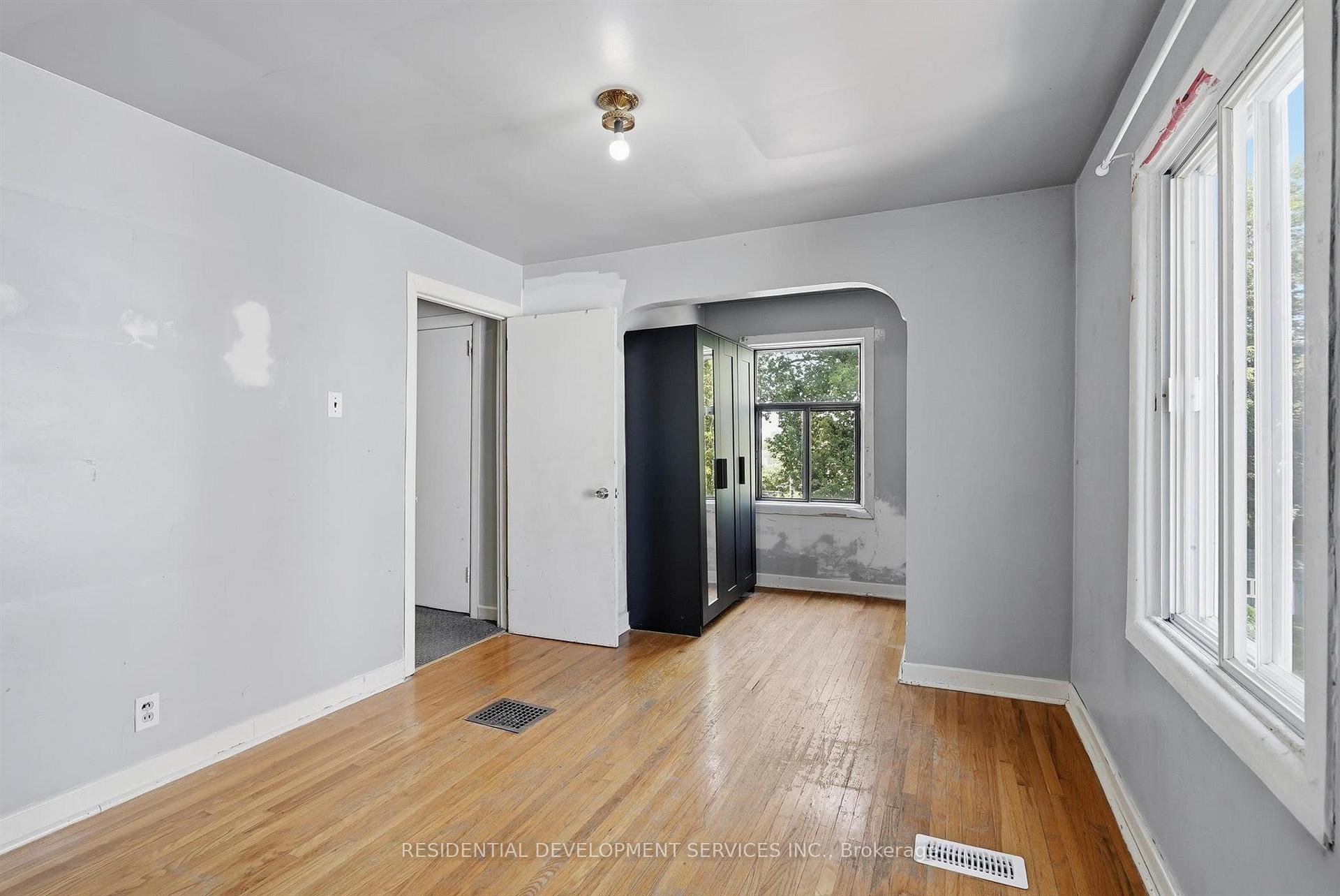 Photo 20 of 21 Eastgate Crescent, Scarborough, Clairlea-Birchmount — HOMEH