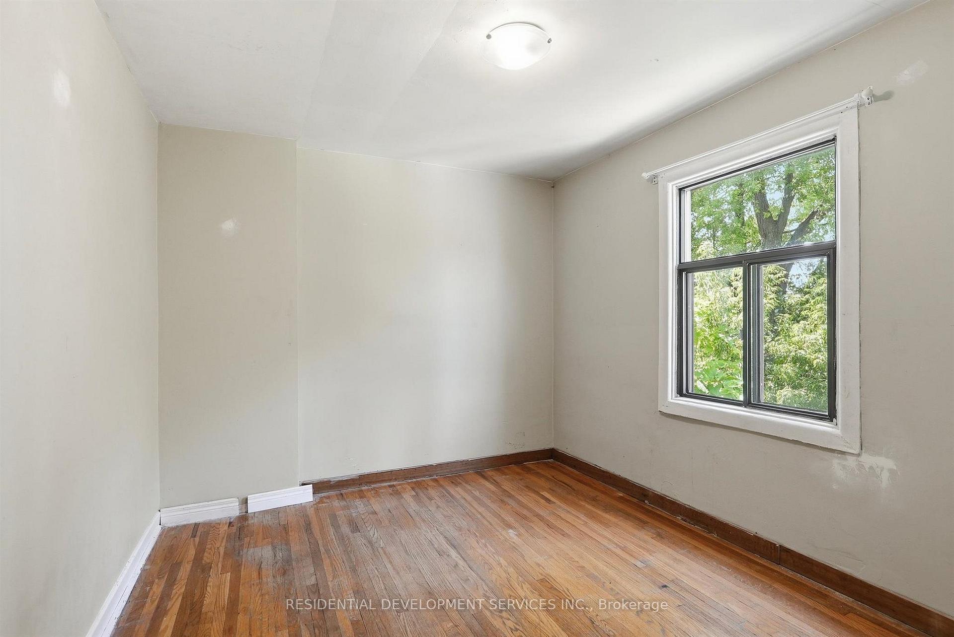 Photo 23 of 21 Eastgate Crescent, Scarborough, Clairlea-Birchmount — HOMEH