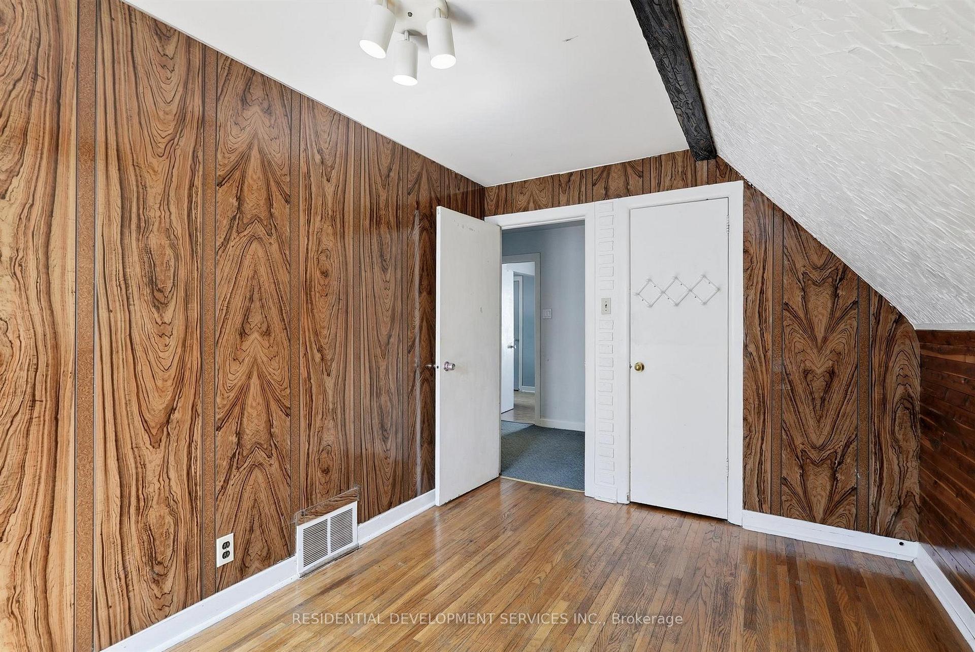 Photo 26 of 21 Eastgate Crescent, Scarborough, Clairlea-Birchmount — HOMEH