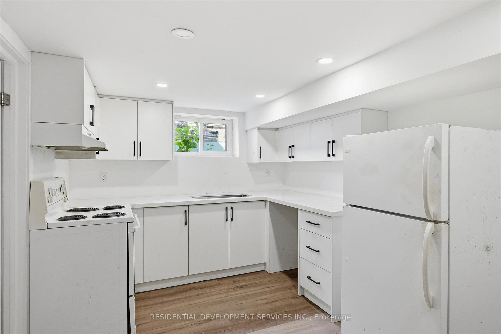 Photo 34 of 21 Eastgate Crescent, Scarborough, Clairlea-Birchmount — HOMEH