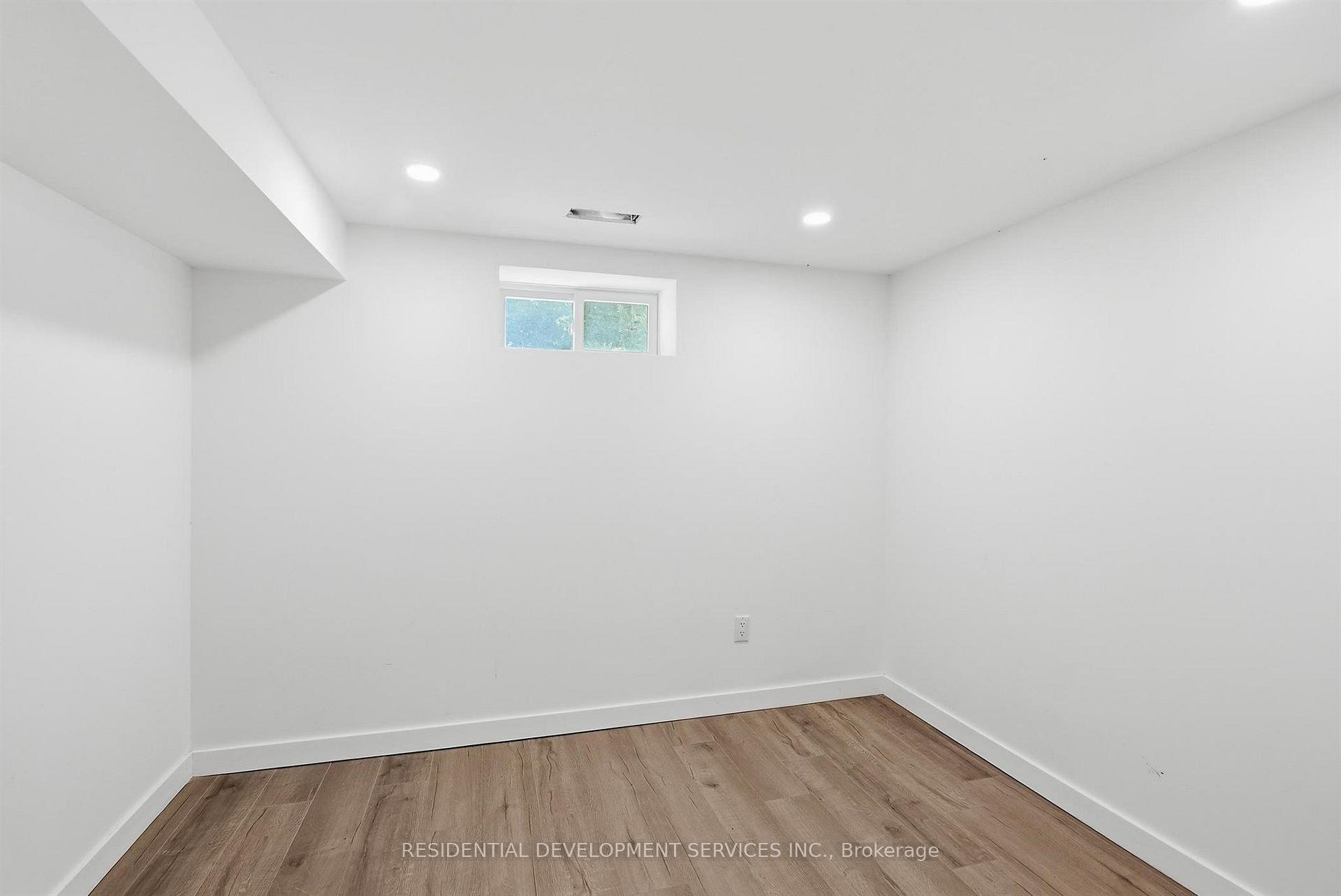 Photo 36 of 21 Eastgate Crescent, Scarborough, Clairlea-Birchmount — HOMEH